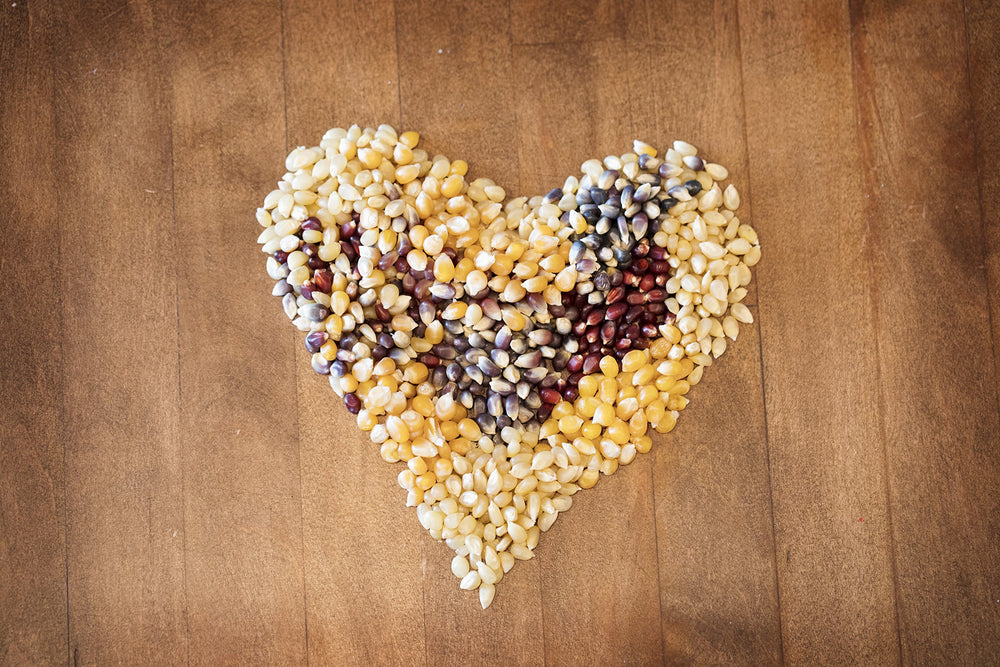 Amish Country Popcorn resealable container supports long-lasting freshness.
