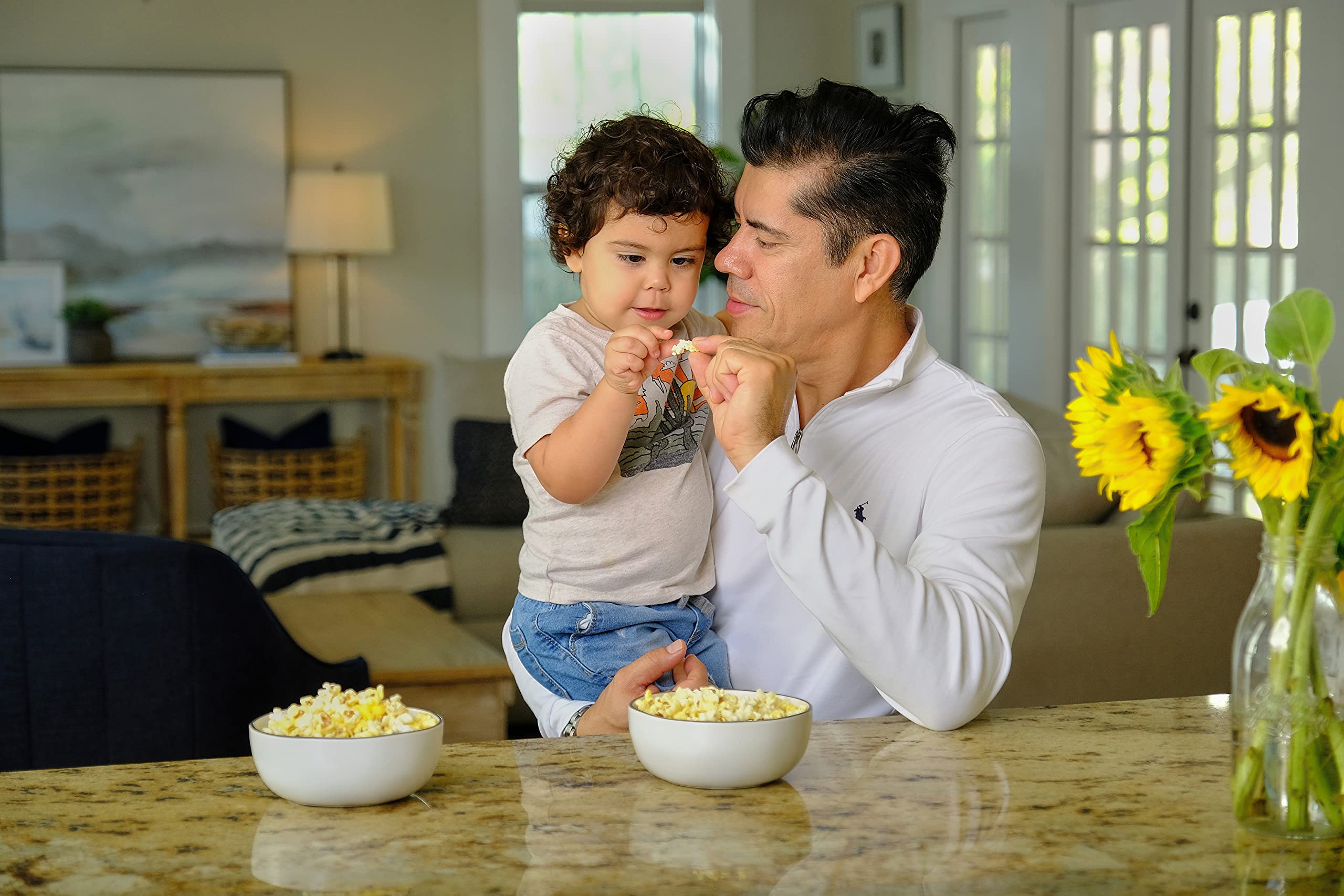 Amish Country Popcorn non-GMO and gluten-free for allergy-conscious snacking.