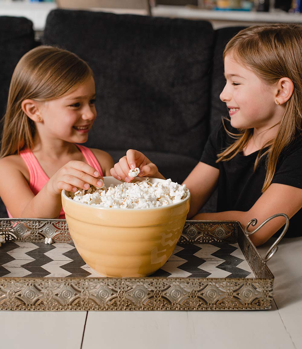 Amish Country Popcorn non-GMO and gluten-free label for mindful snacking.