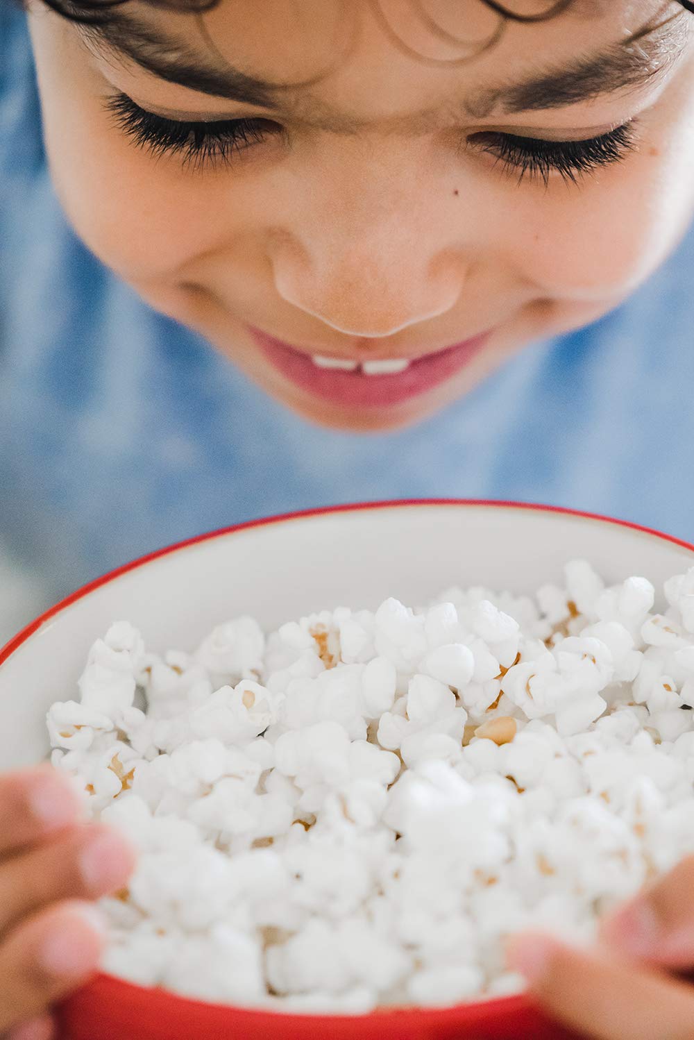 Amish Country Popcorn popped kernels in bowl ready for sharing.