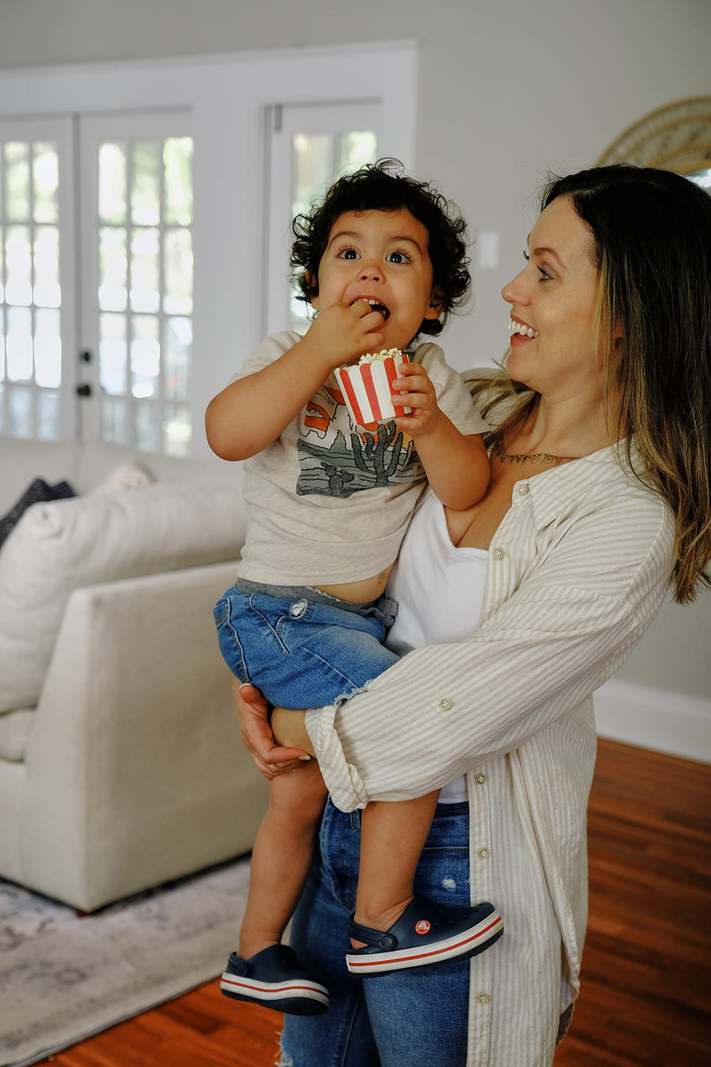 Amish Country Popcorn Perfect for family movie nights and quick popcorn.