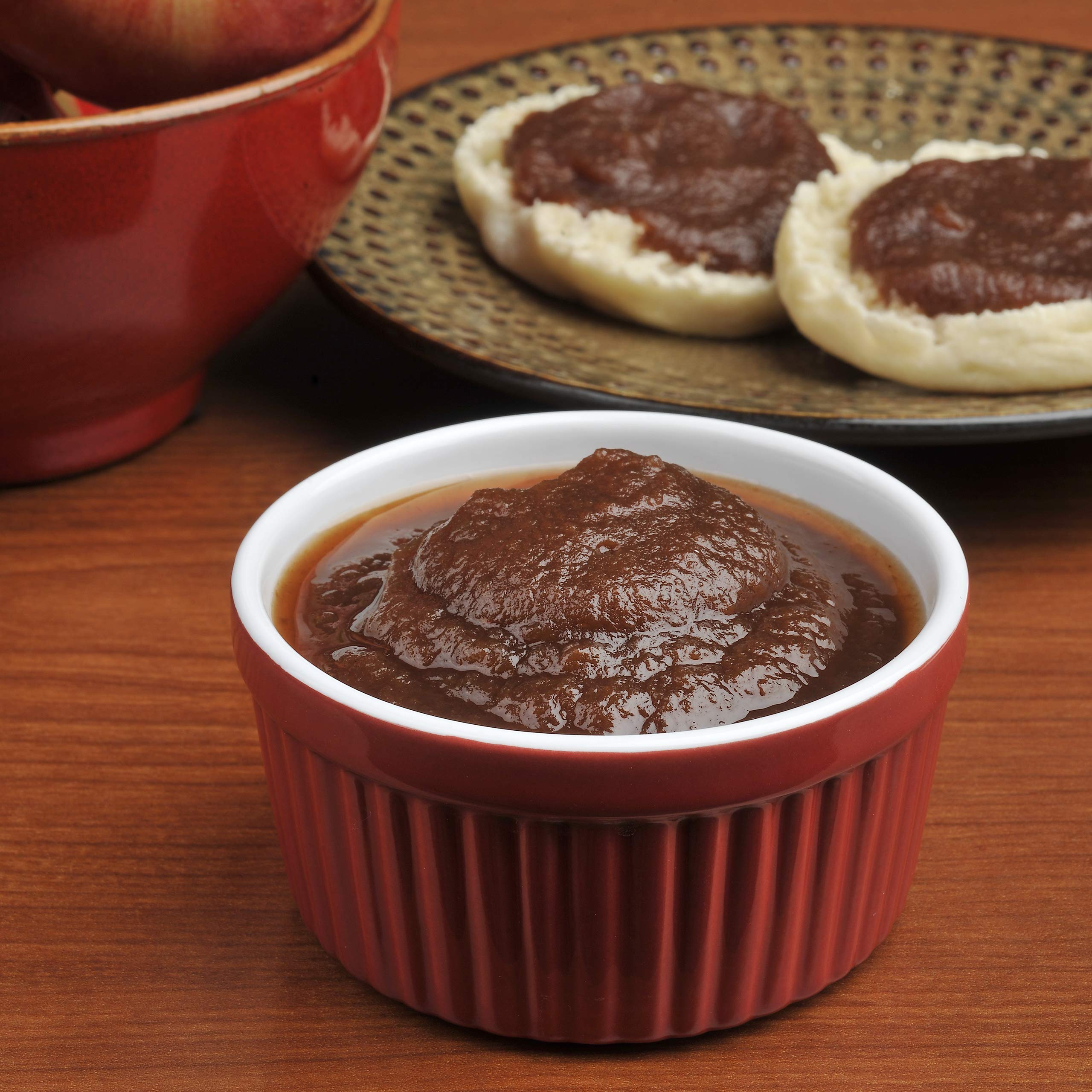Amish Valley Apple Butter label close-up showing ingredients and no corn syrup.