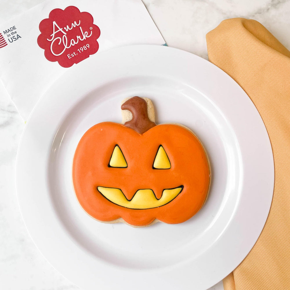 Ann Clark pumpkin orange gel colors cake icing with professional shade.