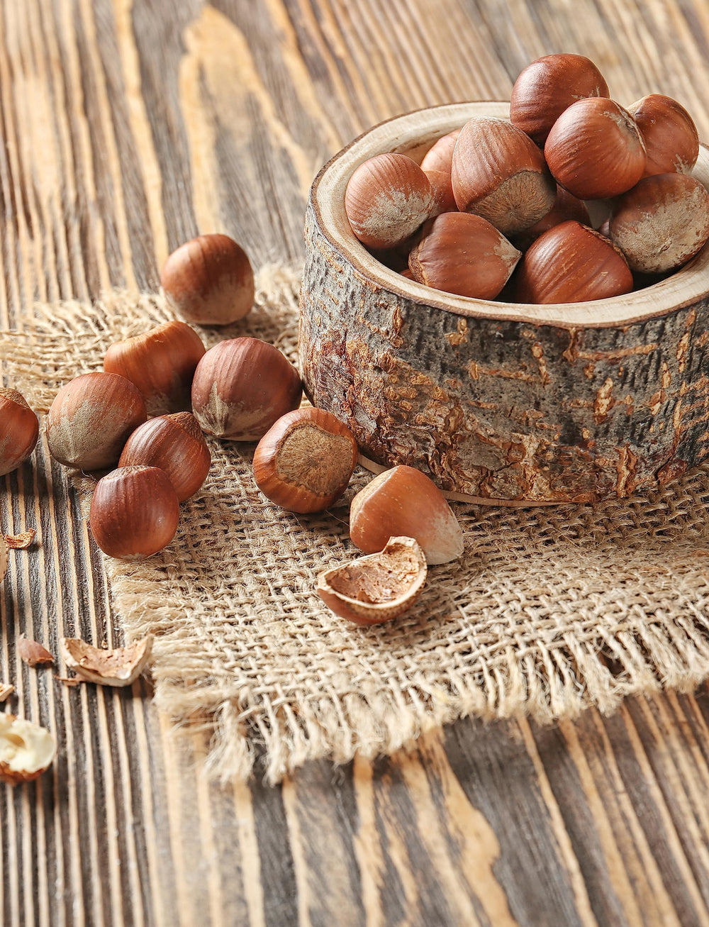 Anna and Sarah hazelnuts in shell label close-up communicates origin and freshness