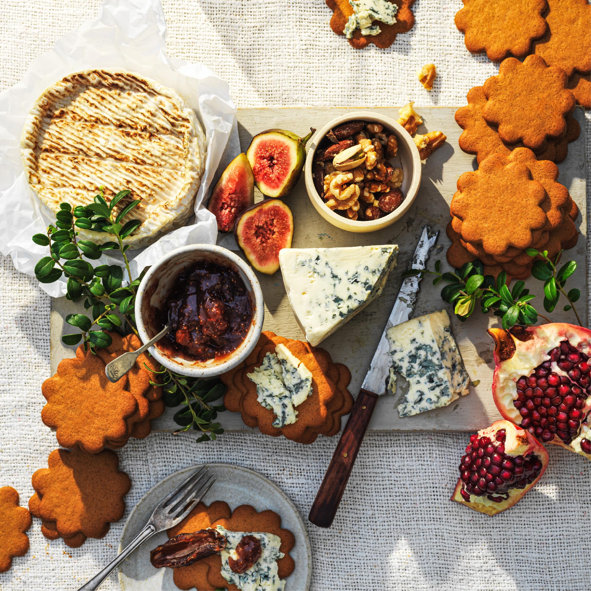 Annas Ginger-spice Pepparkakor biscuit conveys cinnamon and ginger aroma