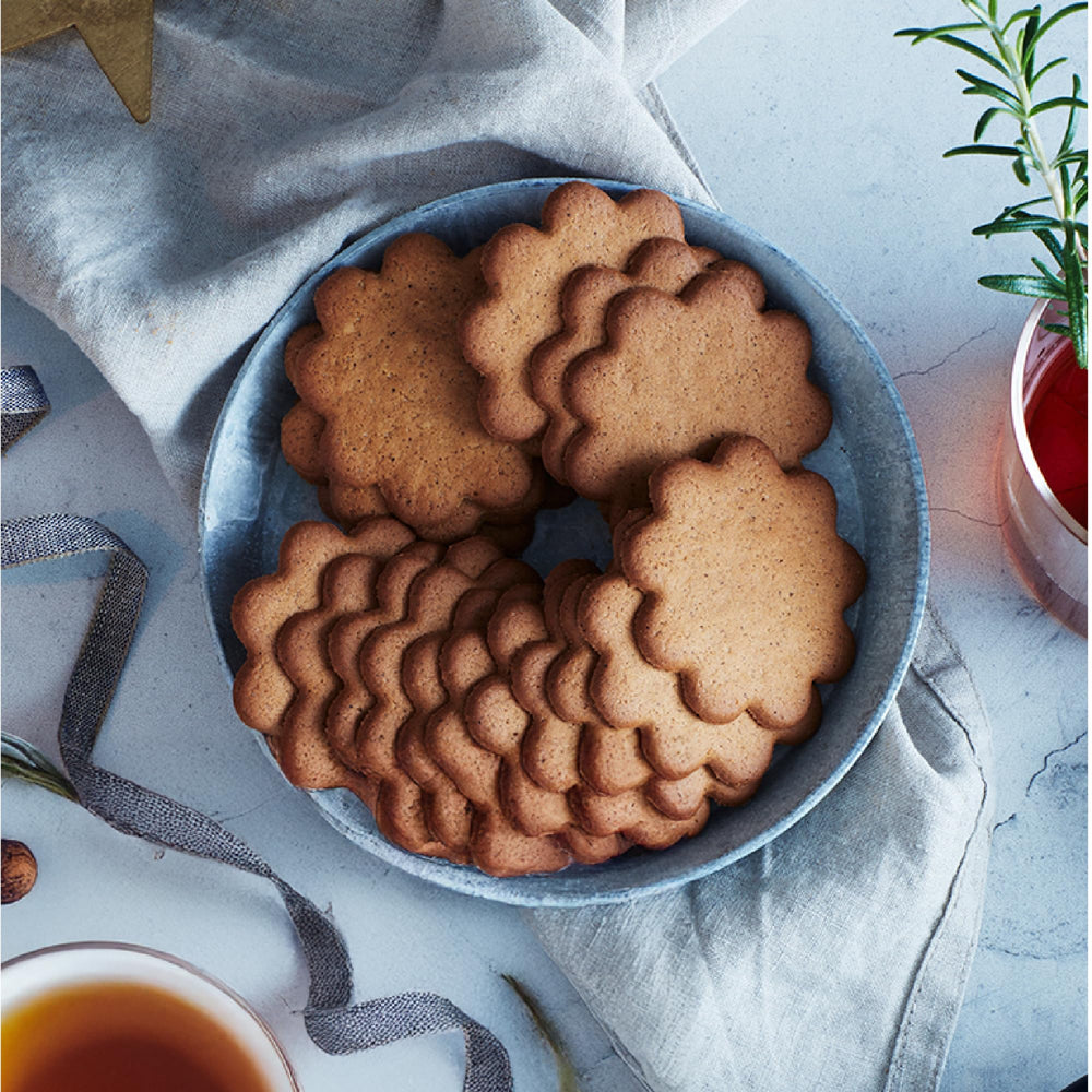 Annas vegan, non-GMO ingredients ensure a dairy-free, ethical snacking option.