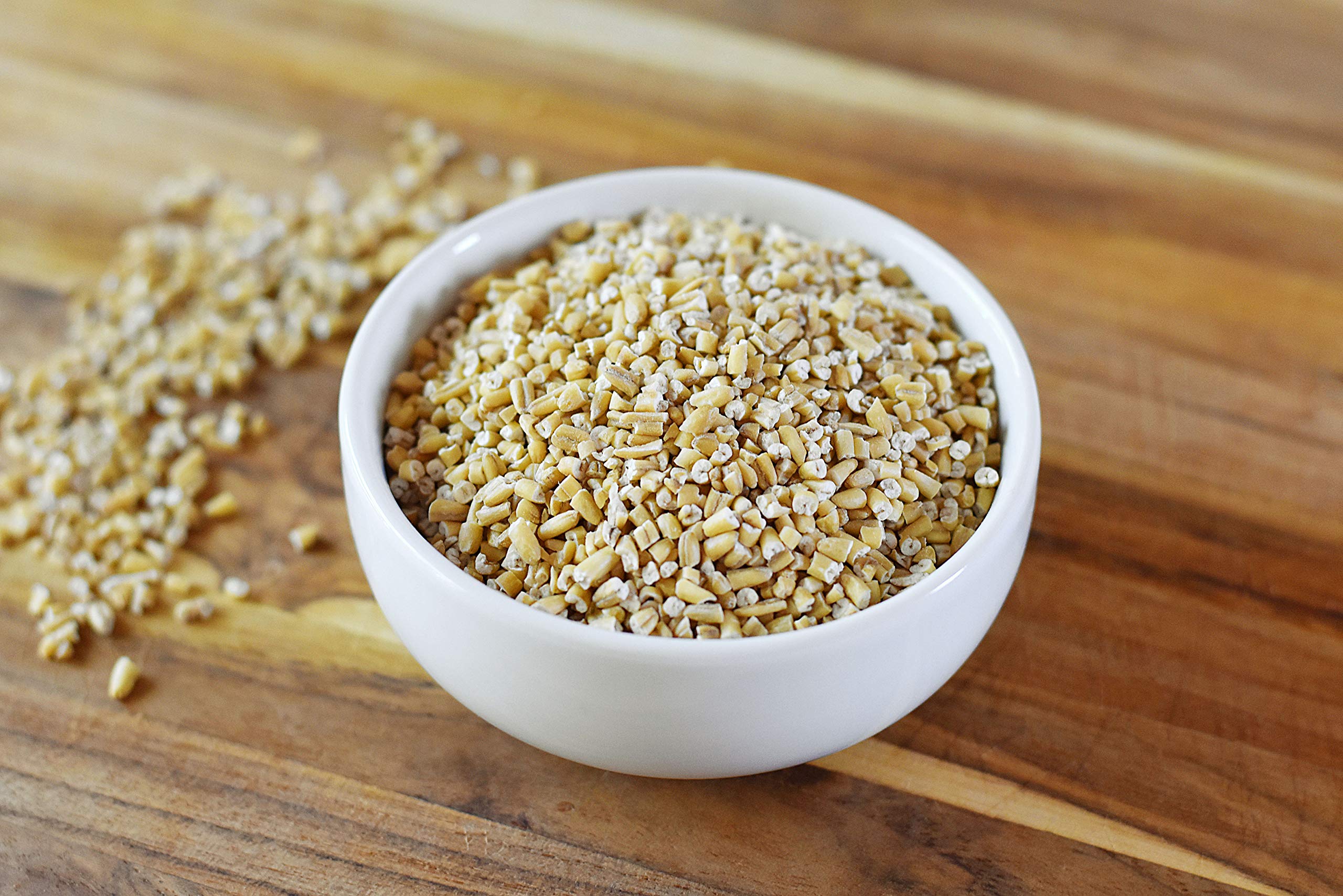 Oats as a quick cereal with toppings and milk