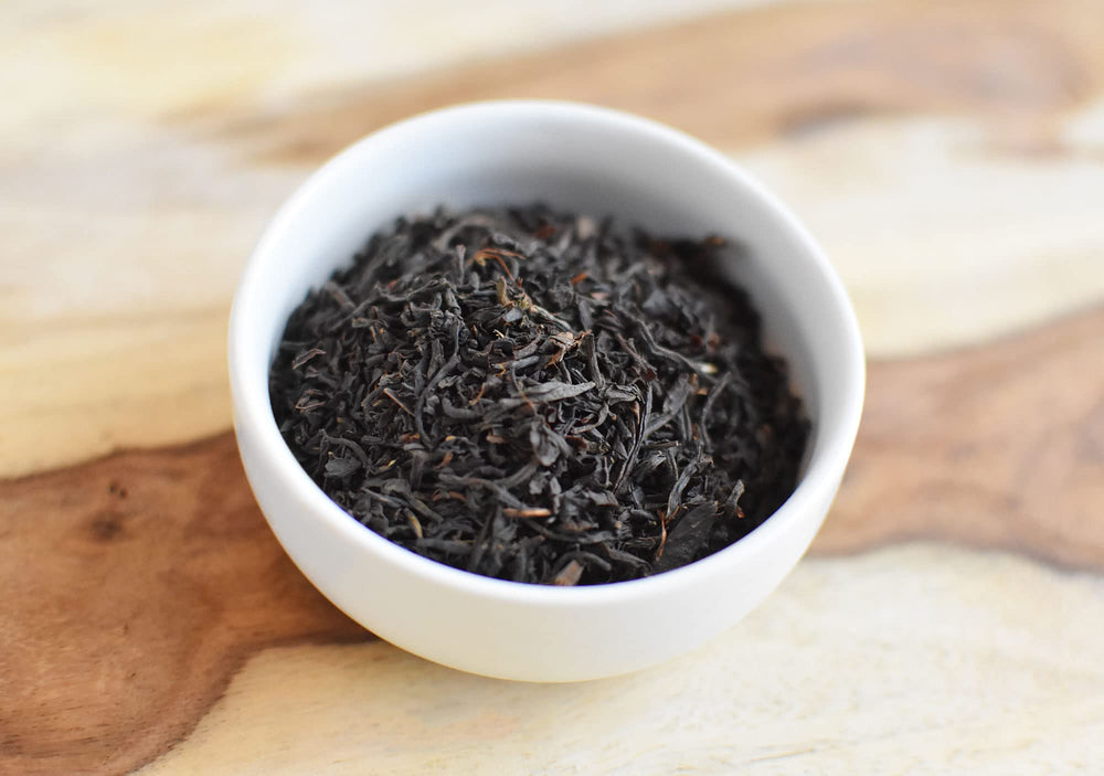 Anthony's Organic English Breakfast loose leaves close-up show rich color.