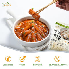 Apexy rice cake simmered in spicy sauce for bold tteokbokki flavor.