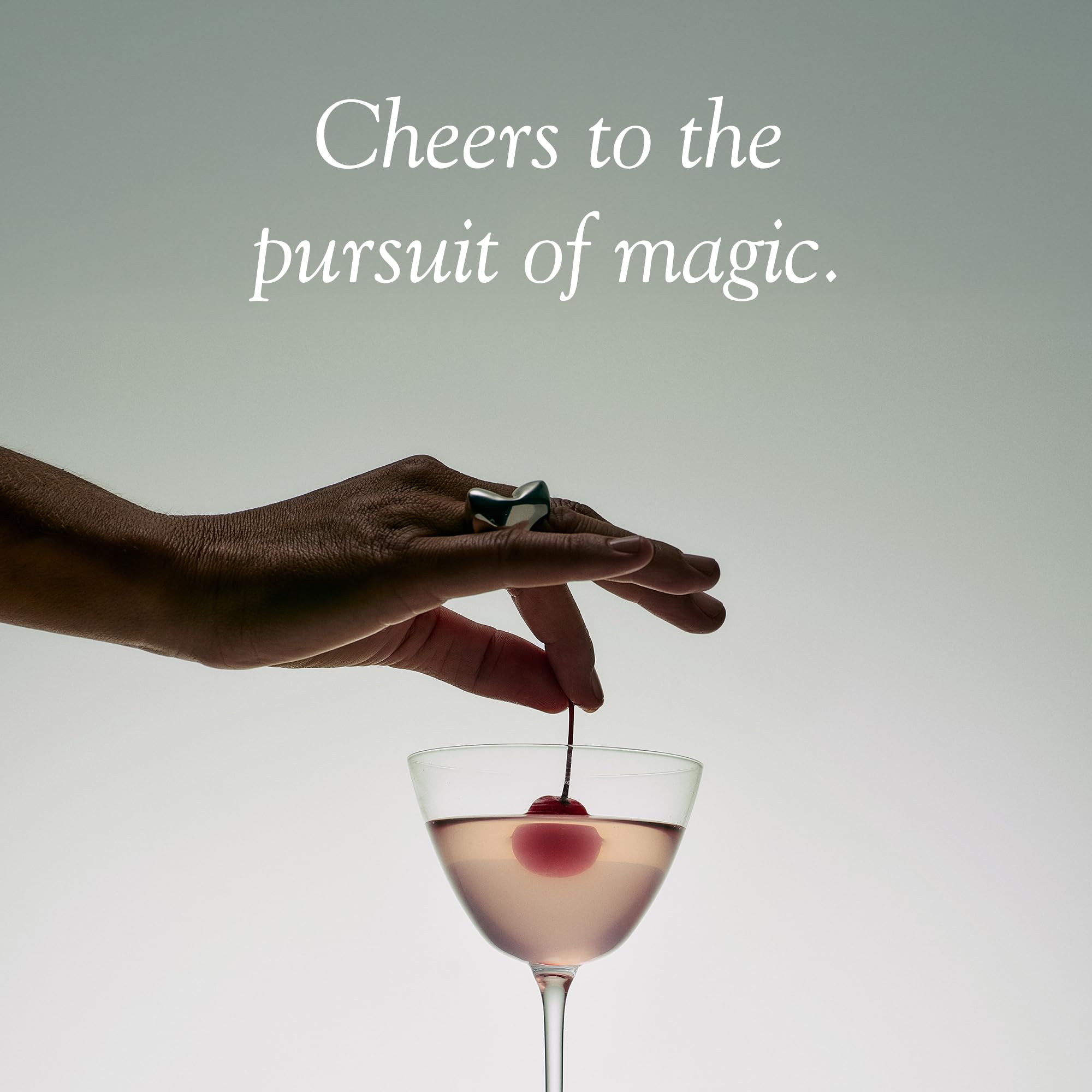 Aplós bottle label featuring Calme and Arise adaptogens for balanced vibes.