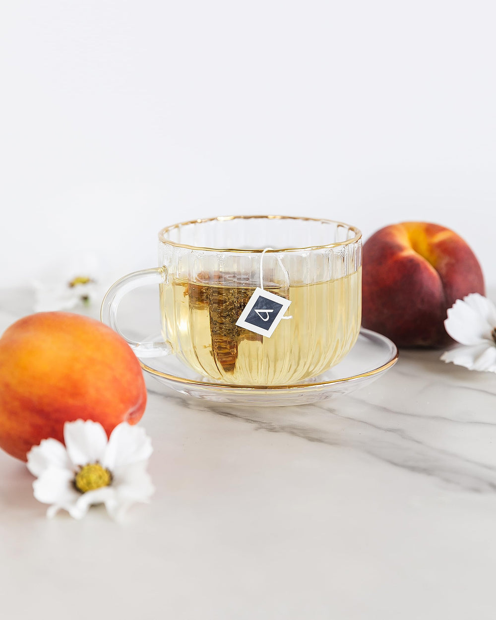Arbata Serenity Peach Tea iced tea pour over ice for a fruity cool-down