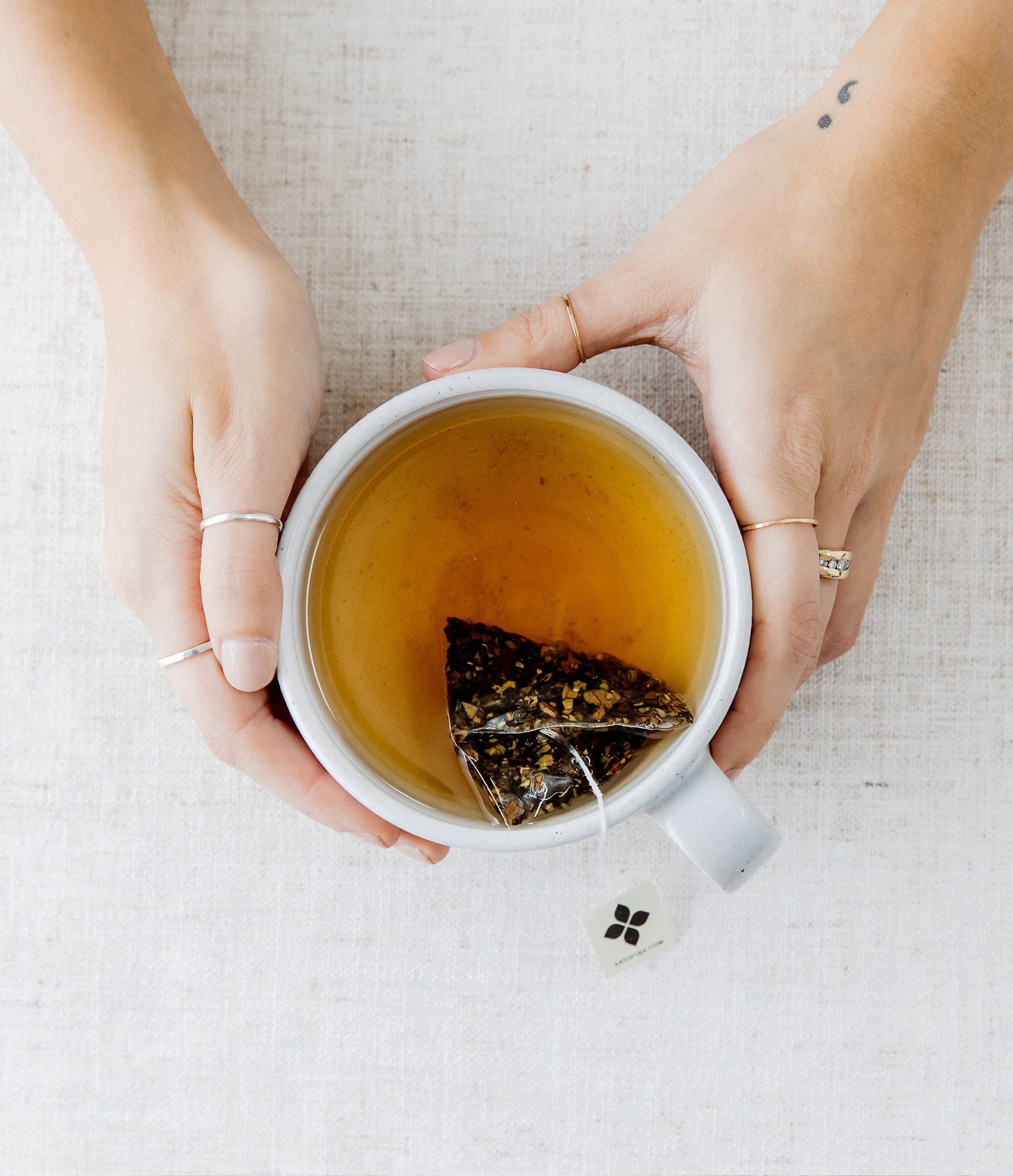 Art of Tea Mint Green close-up emphasizes refreshing aroma.
