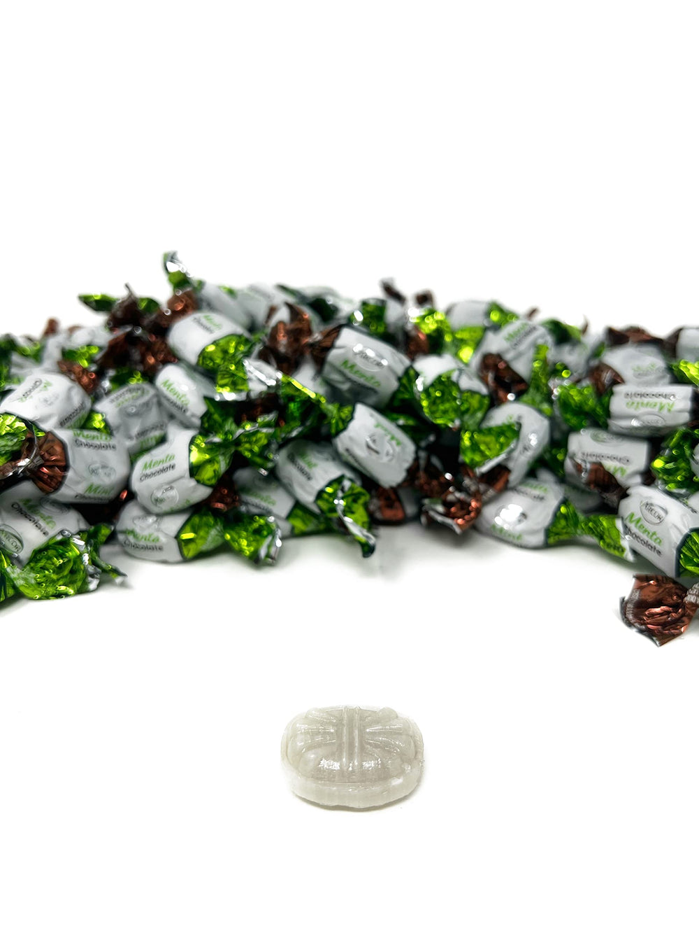 Assortit peanut-free chocolate-filled mints for allergy-aware snacking.