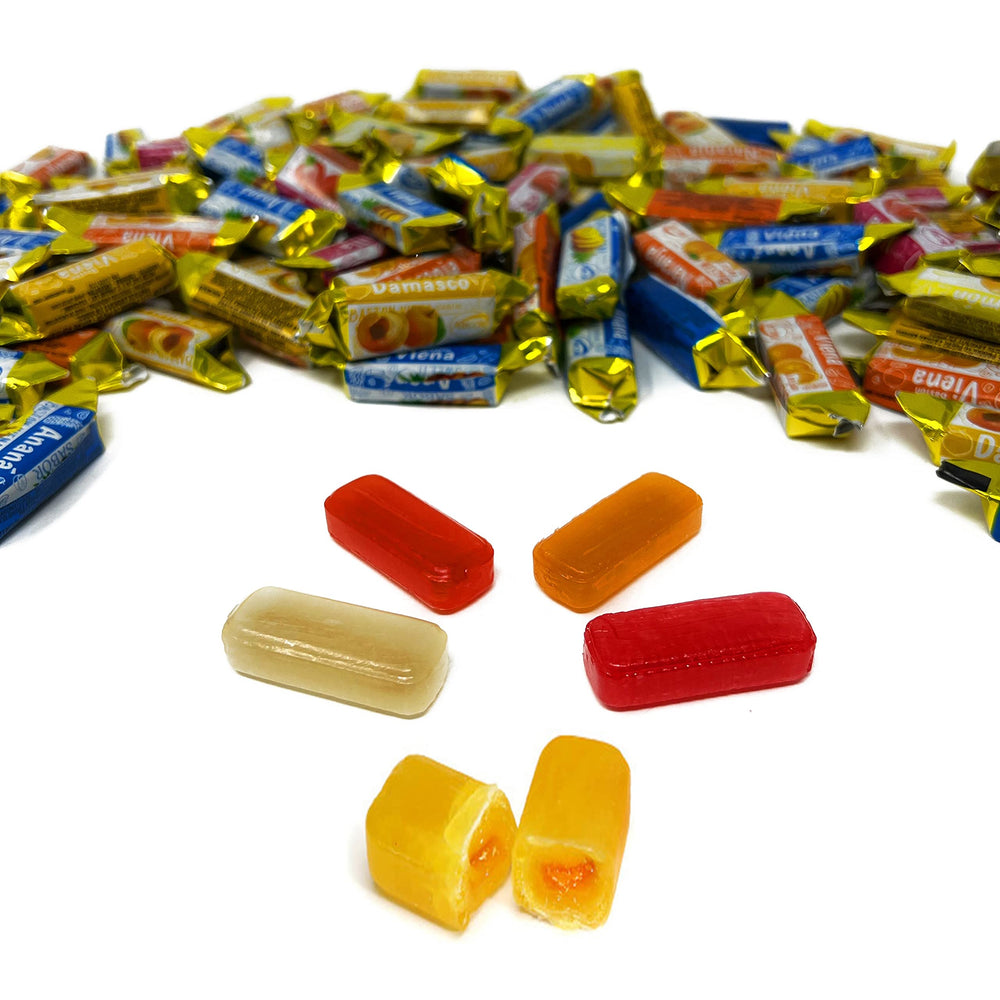 Assortit Orange real-pulp candy, zesty bite ideal for brightening snack time.