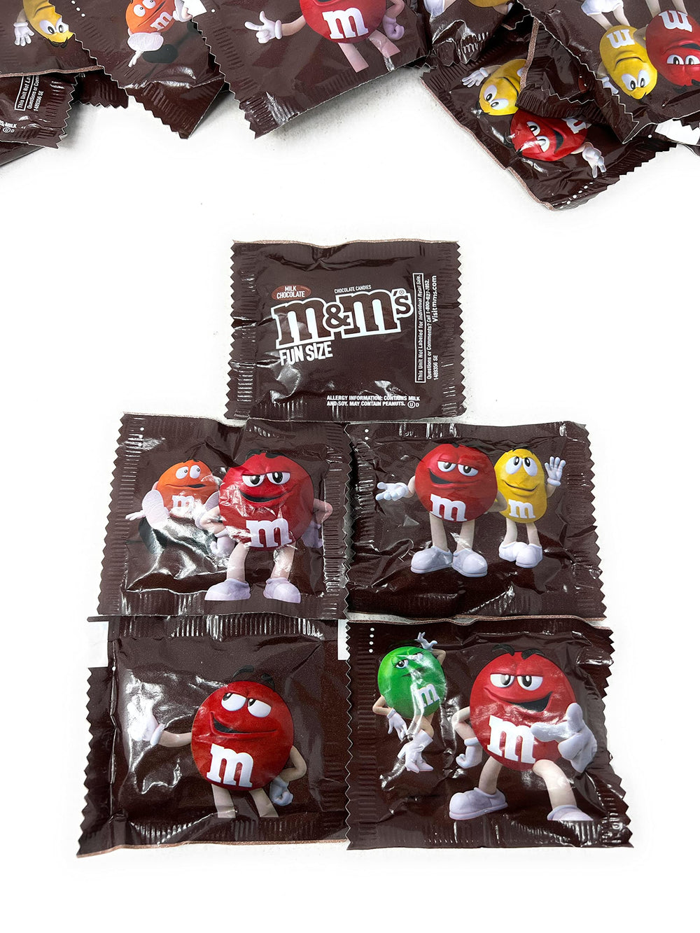 Assortit M&M candy shell crunch, single-serve packs for school lunches.