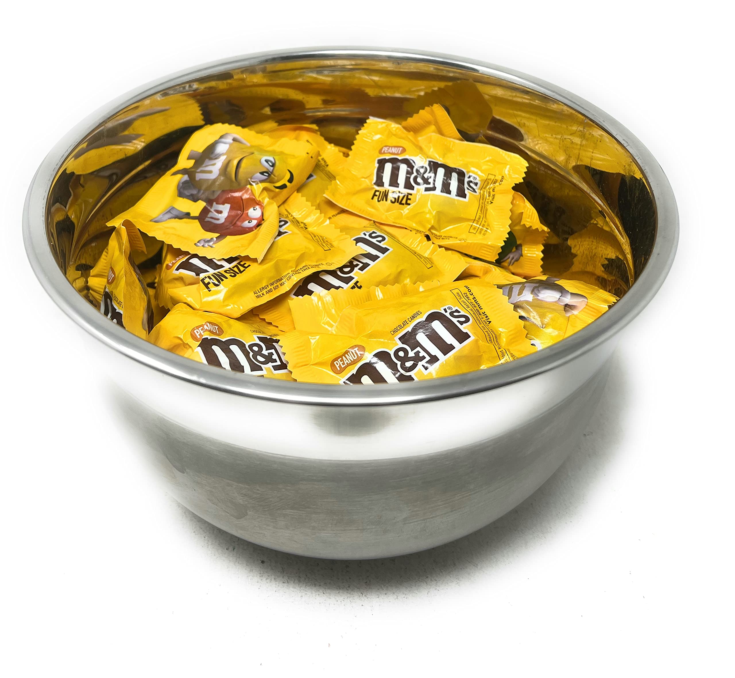Assortit M&M roasted peanut with milk chocolate texture detail.