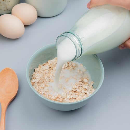 Avelina oats pouring into a pot, quick breakfasts.