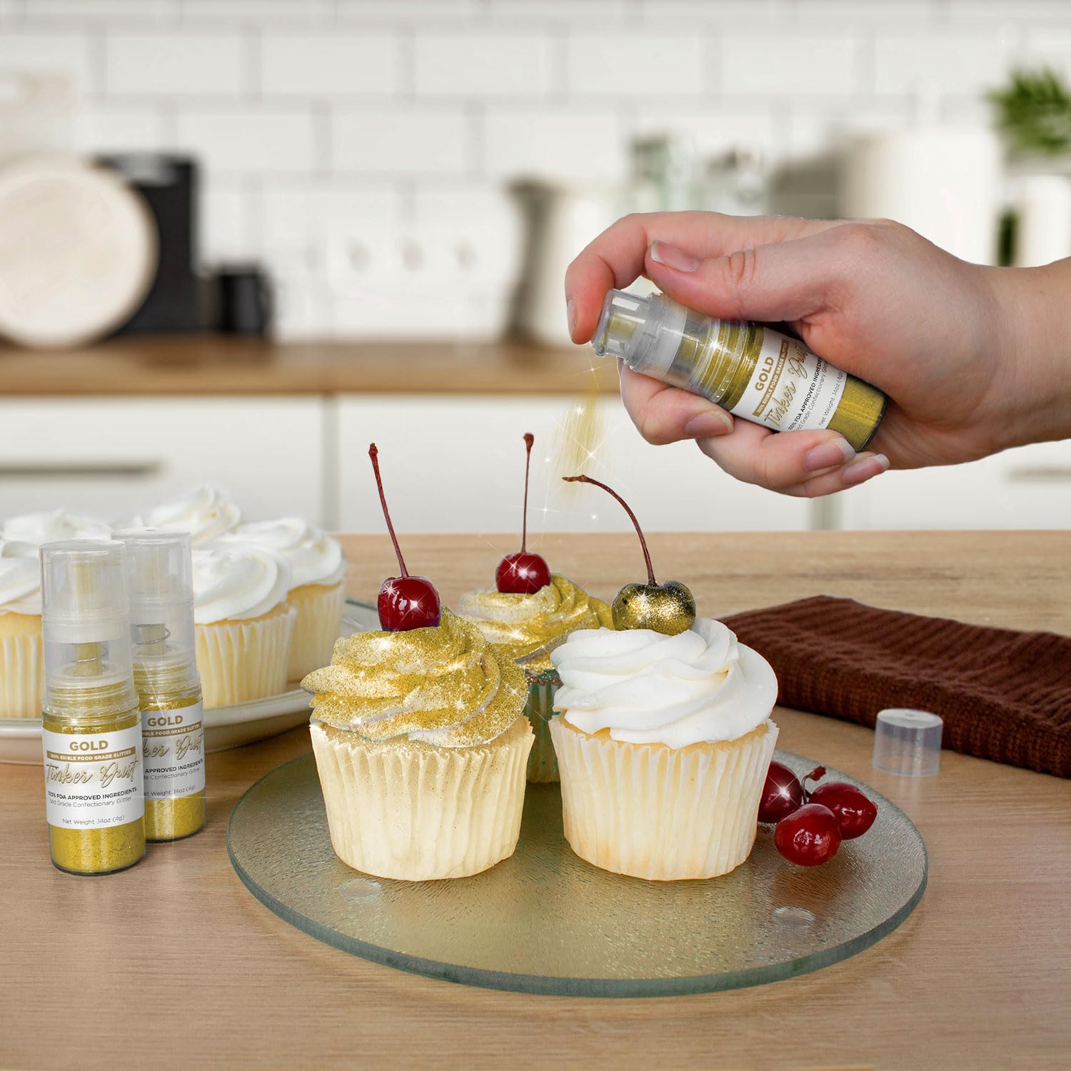 Bakell Gold Tinker Dust beverage garnish adds silky shimmer to cocktails and mocktails.