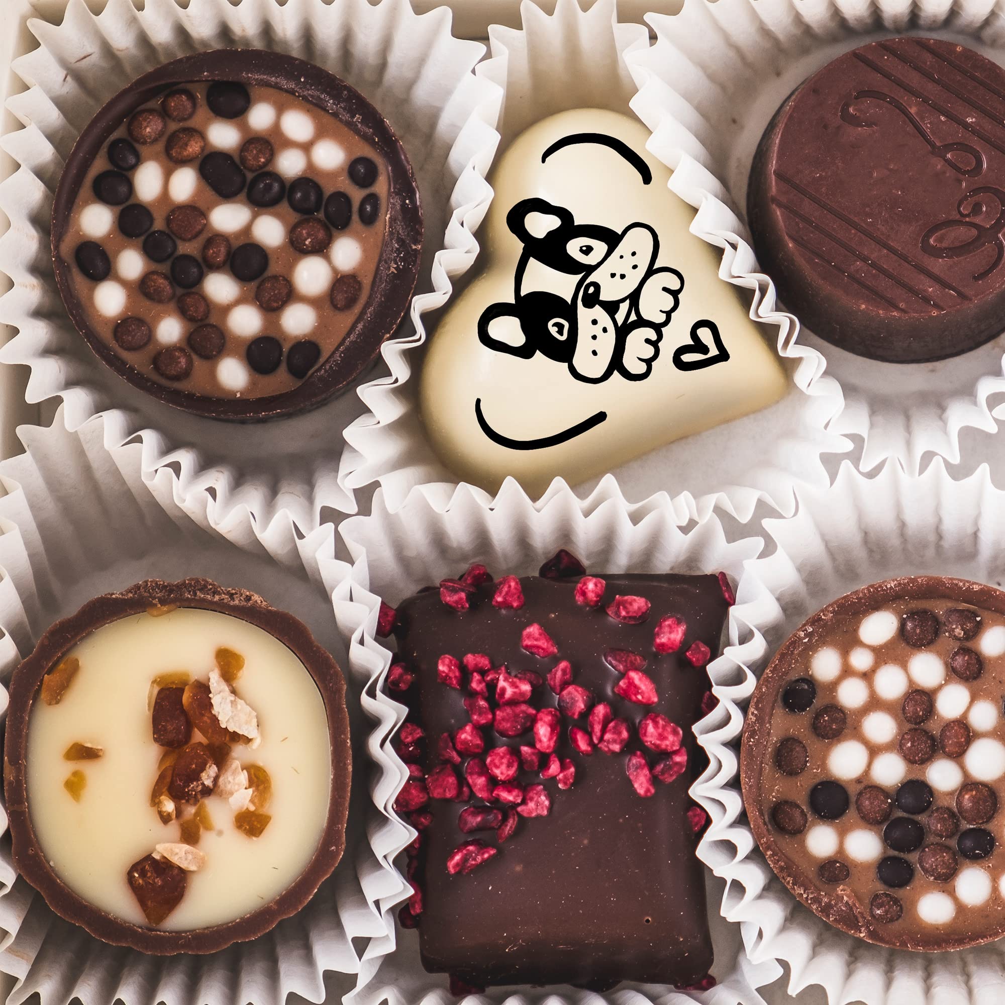 Bakerpan kosher and USA-made edible markers offer versatile decorating options.