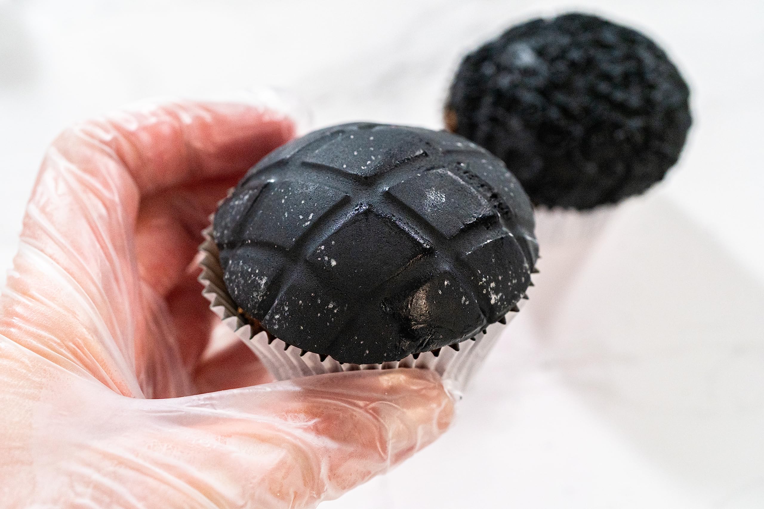 Bakerpan fondant made in USA with premium ingredients for reliable performance.