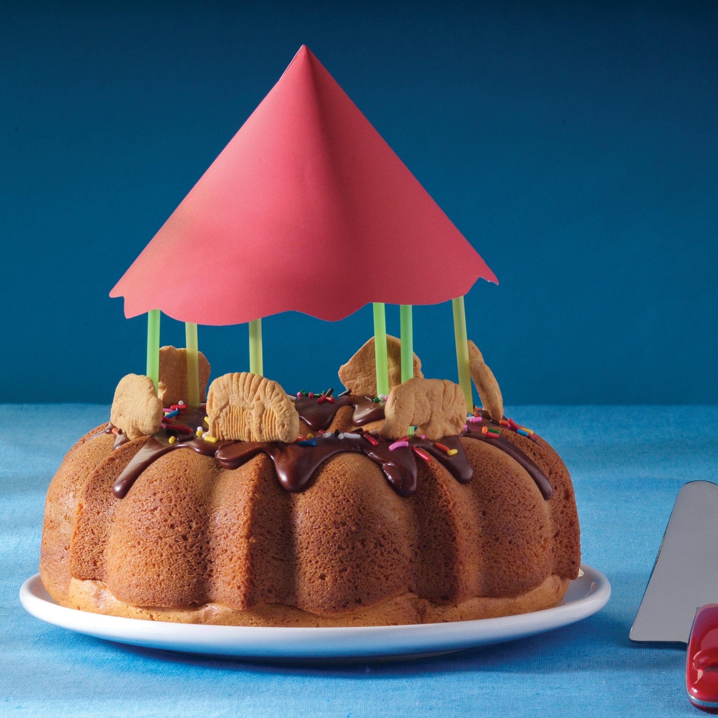 Barnum's Animals Crackers circus-themed party idea visuals