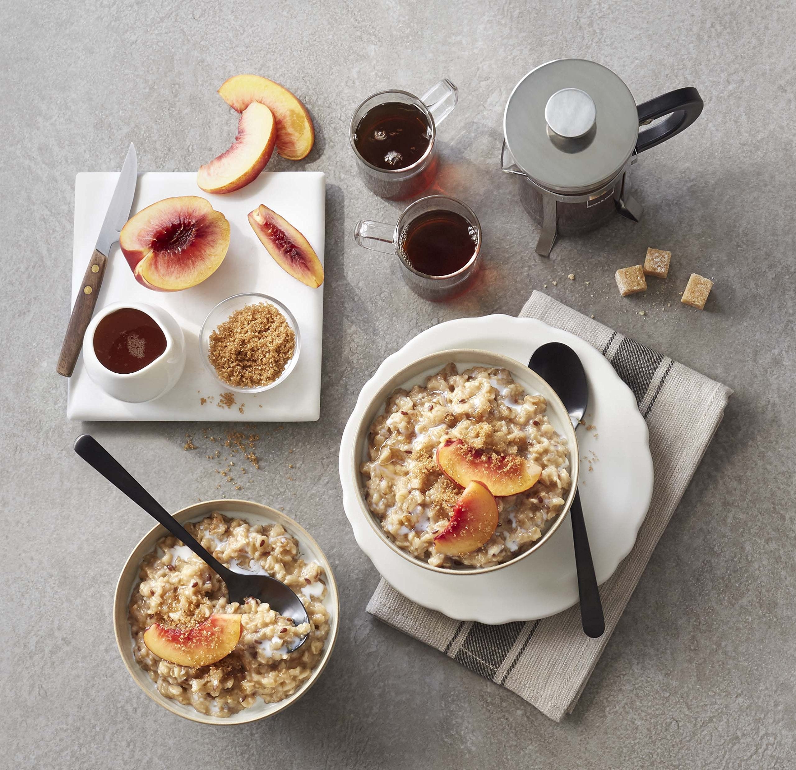 Built-in measuring cup in the Better Oats Organic Bare pouch for precise portions.