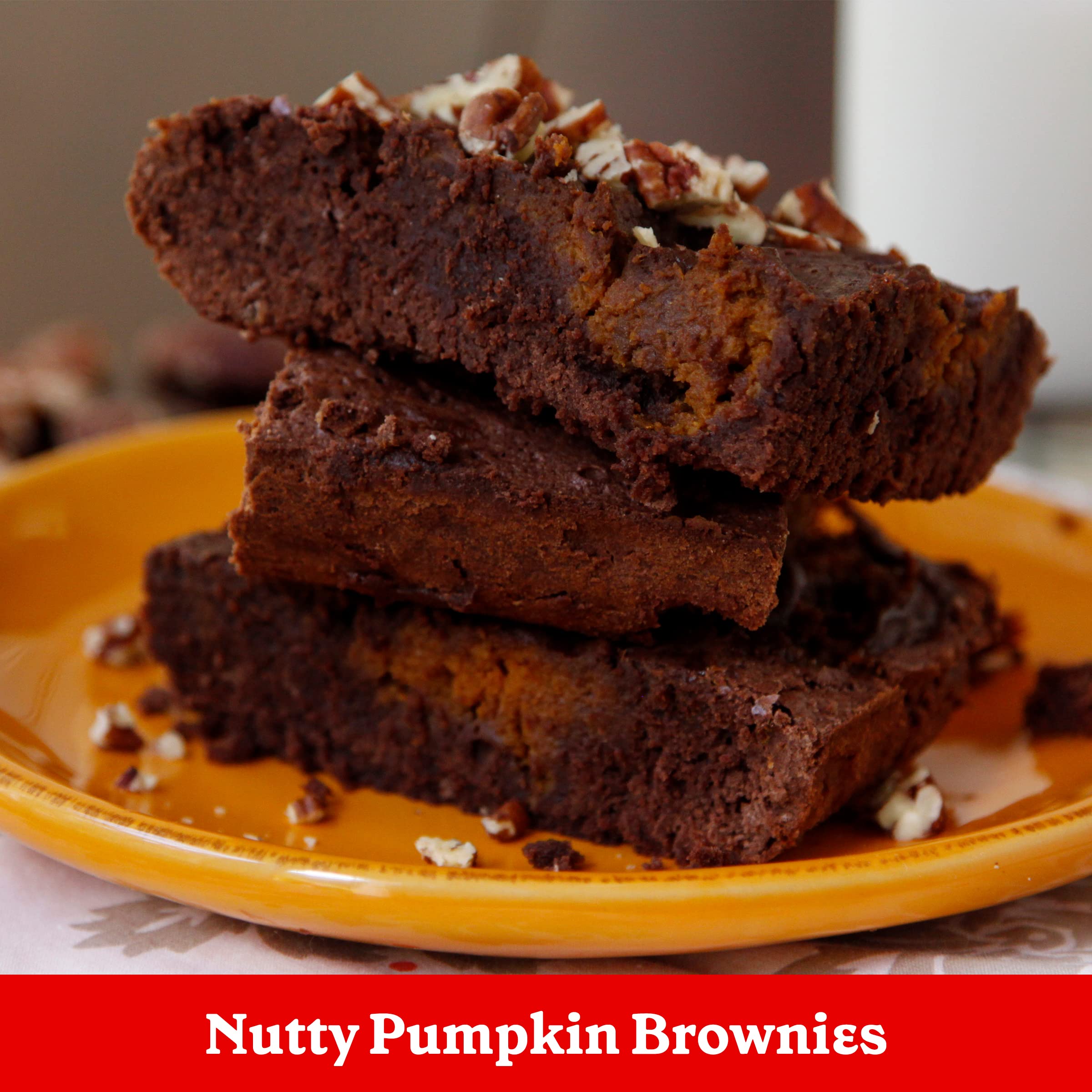 Betty Crocker Bisquick Shake 'n Pour package on kitchen counter.