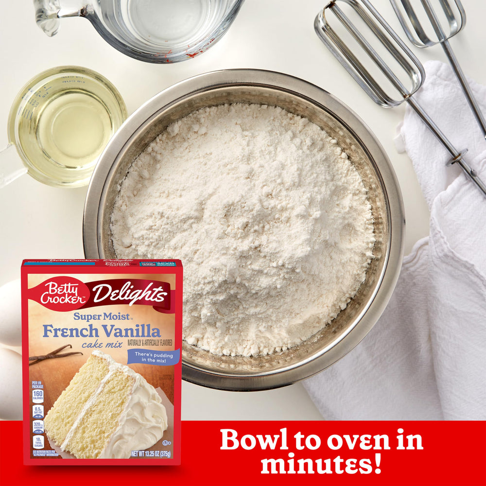 Betty Crocker Delights in the oven-ready cake pan at the ready.