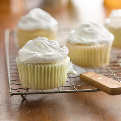 Betty Crocker frosting spreads easily on cupcakes and cookies.