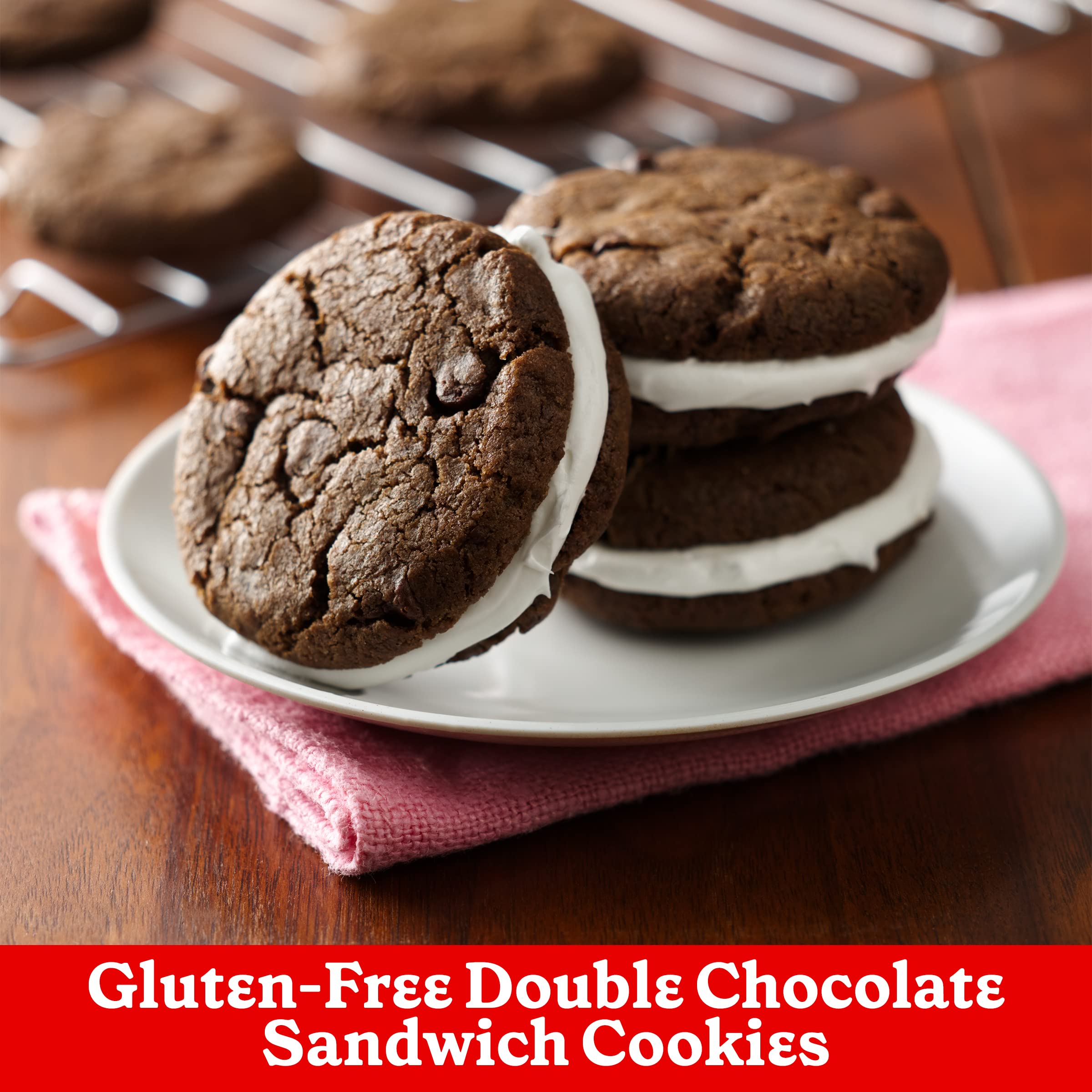 Betty Crocker HomeStyle Frosting Cookies creates sandwich frosting that sticks nicely.