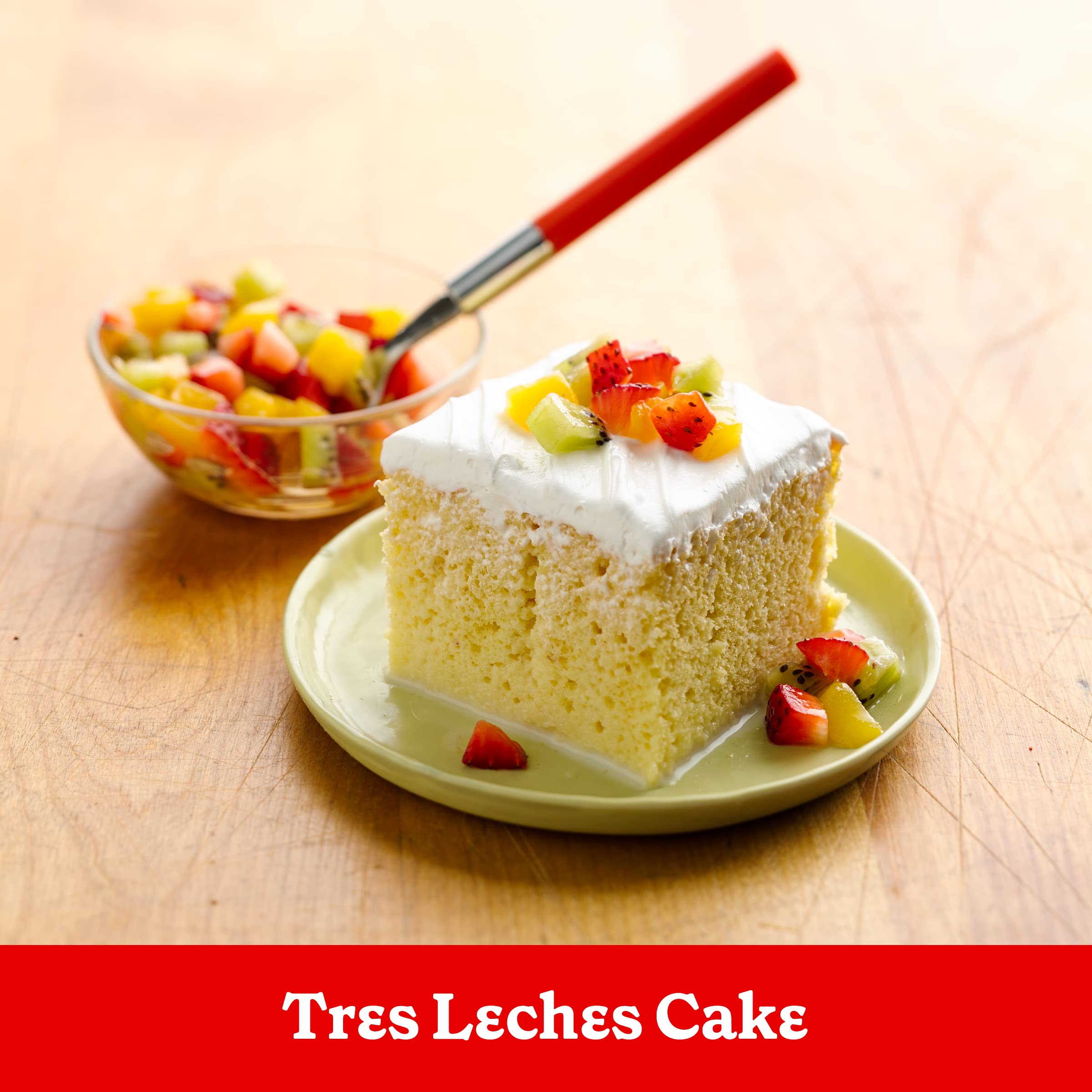 Betty Crocker HomeStyle Frosting Cupcakes adds creamy topping to mini treats.