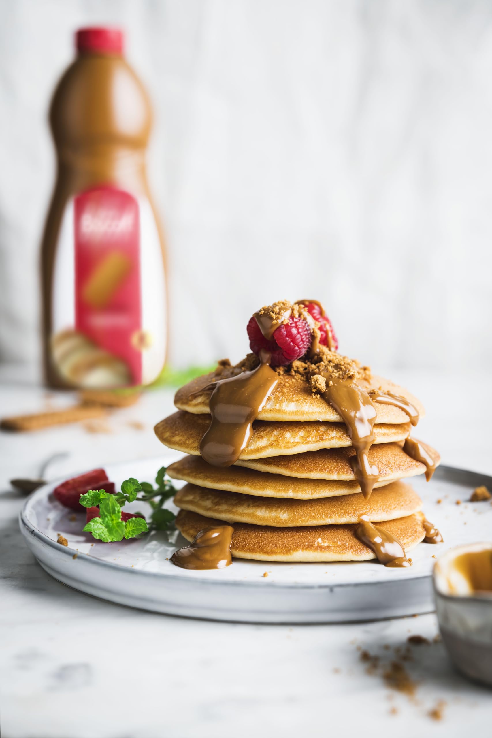 Biscoff Spread Topping coffee drizzle adds a sweet twist