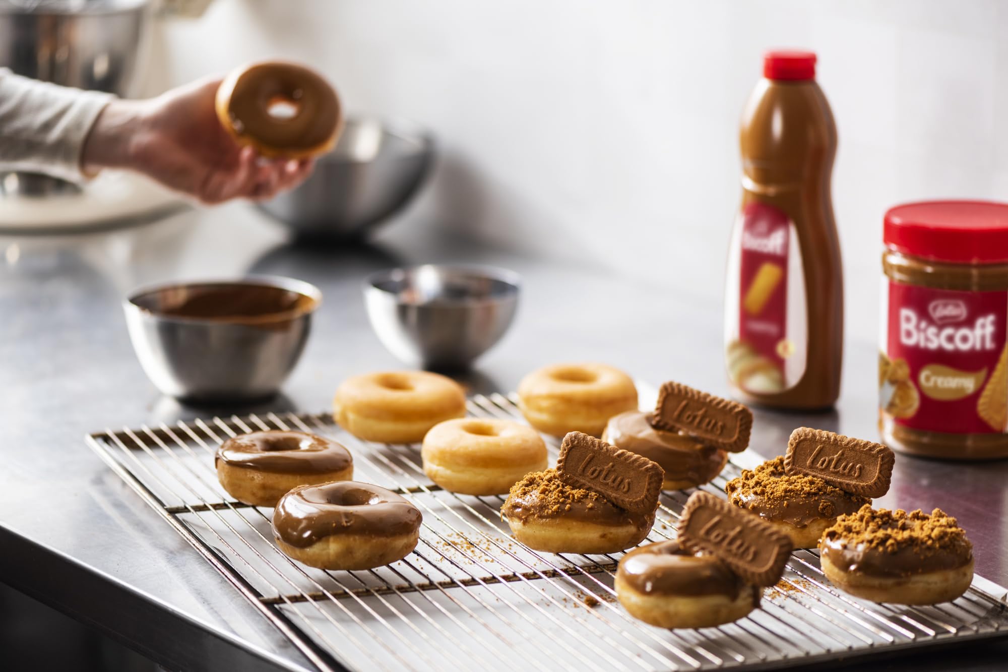 Biscoff Spread Topping dessert topping with creamy texture