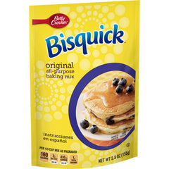 Bisquick box highlights no artificial flavors or colors for clean ingredients