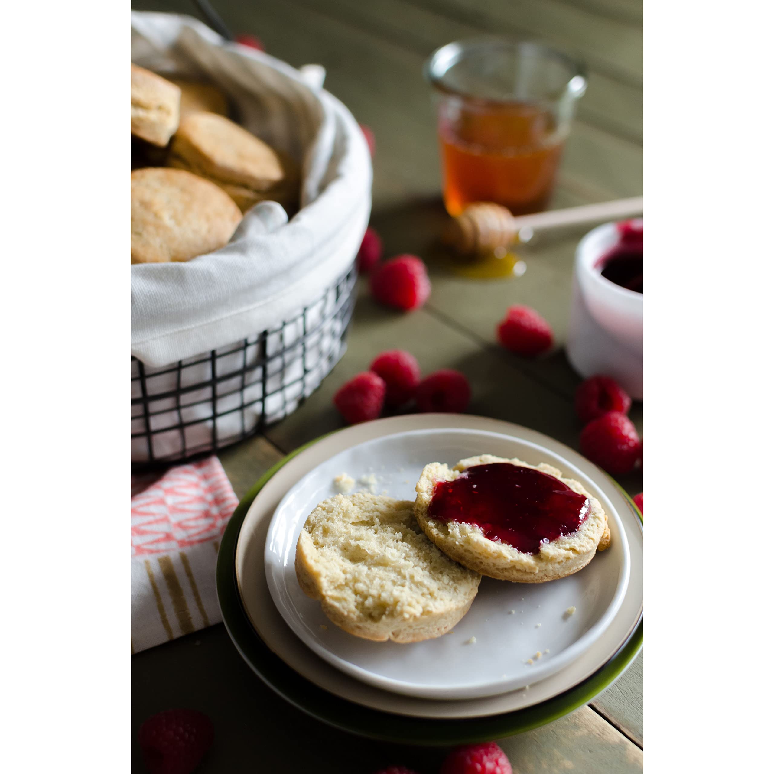 Bob's Red Mill baking powder dispensing container ideal for even leavening.