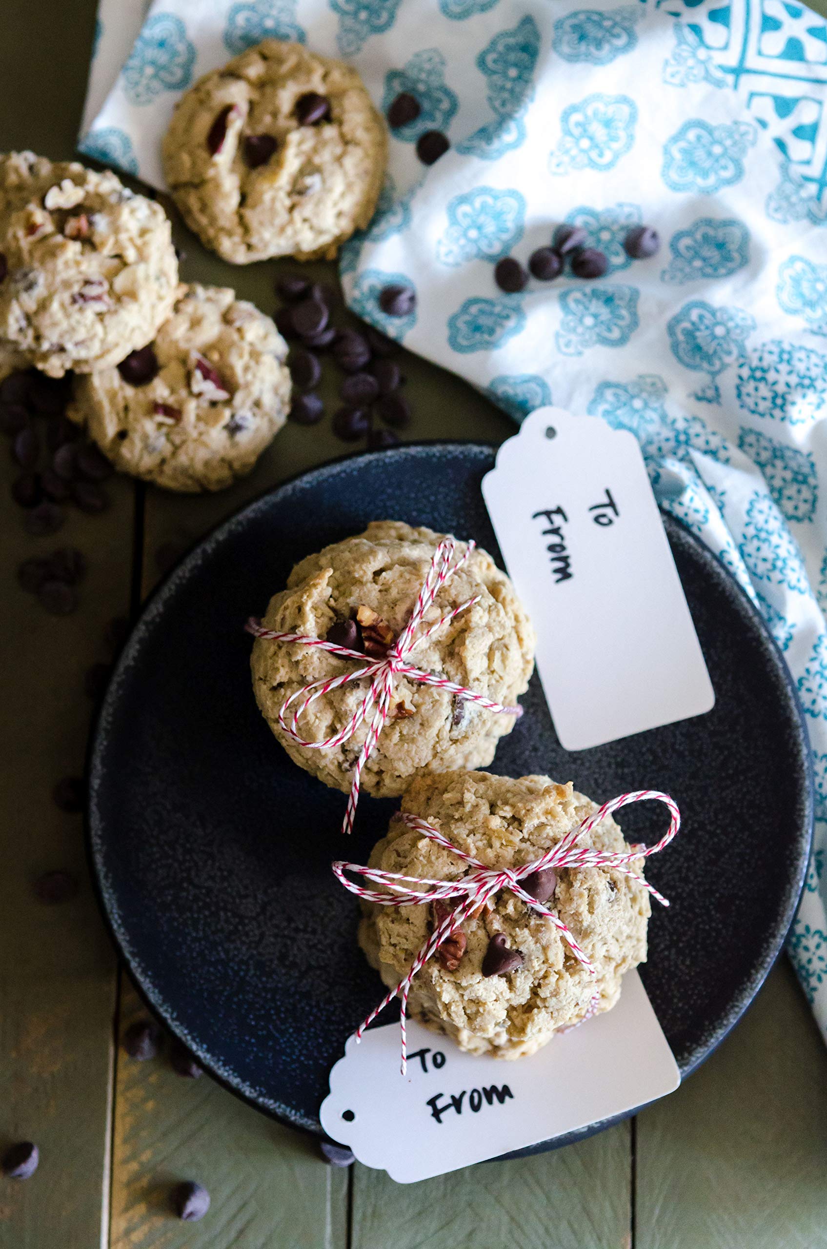 Bob's Red Mill Organic Old Fashioned Rolled Oats with toppings for a balanced breakfast.
