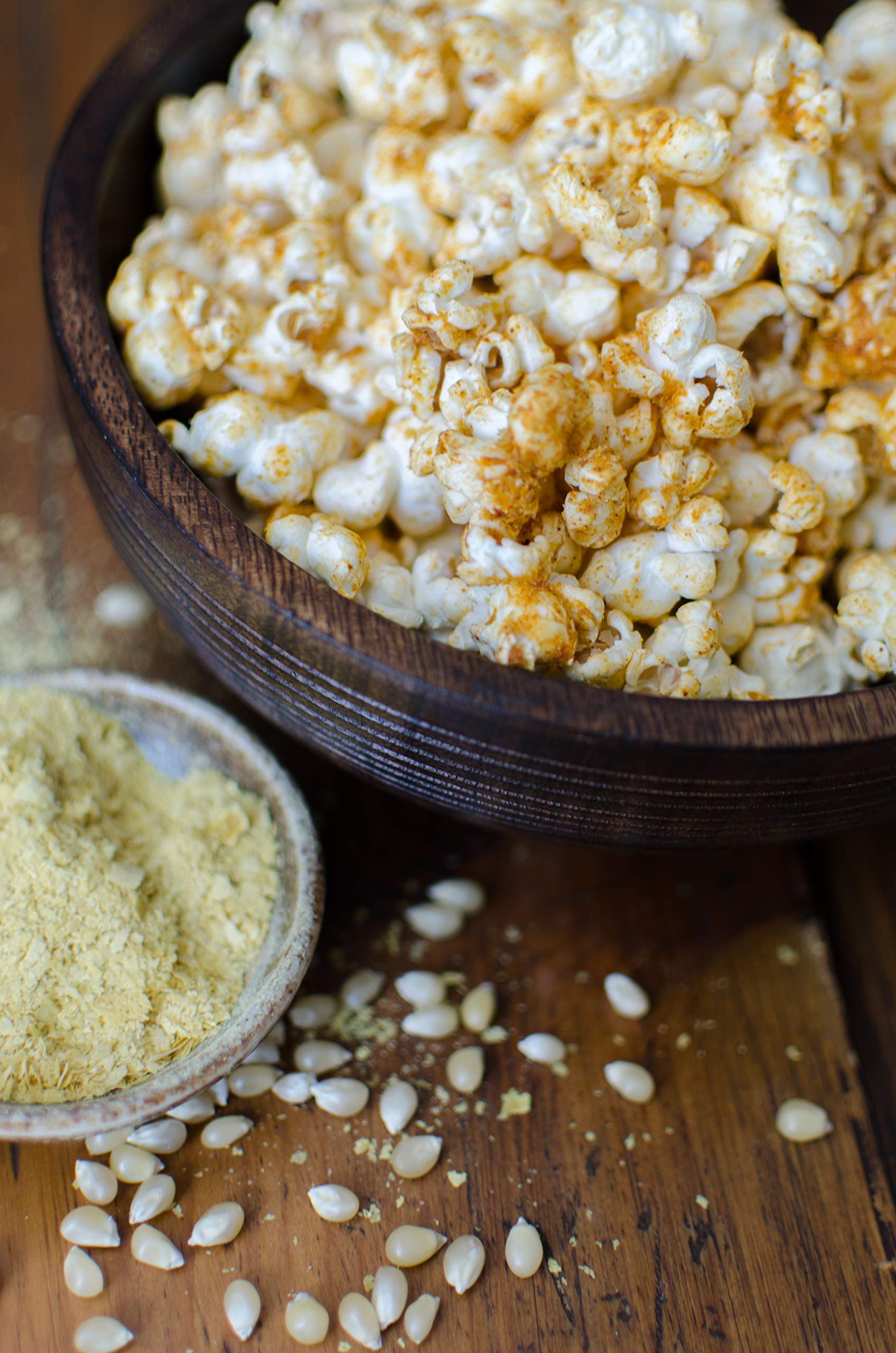 Bob's Red Mill White Popcorn nutrition panel showing fiber per serving.