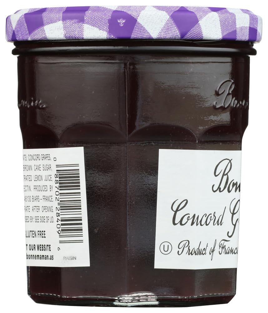 Bonne Maman Concord Grape Spread ingredients close-up with grapes and lemon.
