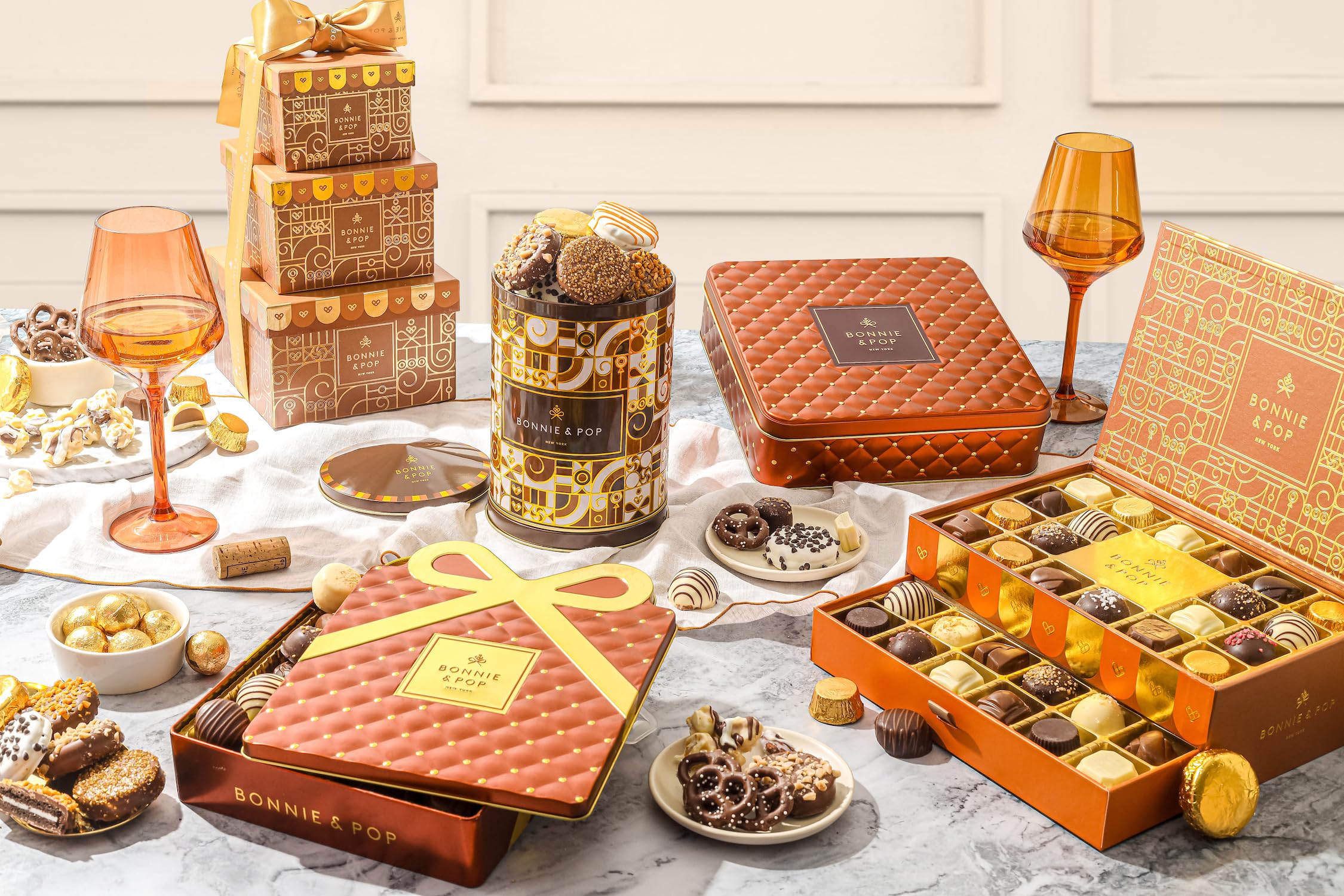 Bonnie and Pop gift box suits Valentines, anniversaries, and holidays.