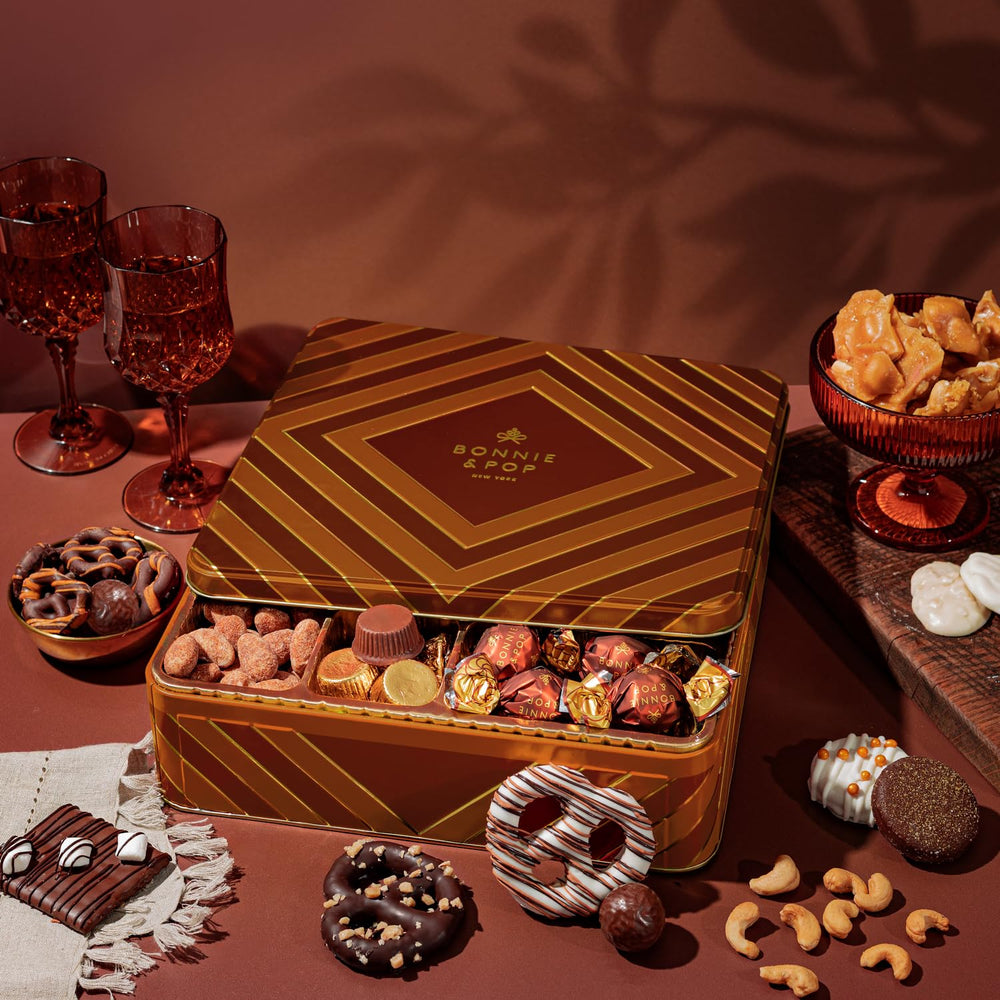 BONNIE AND POP Oreo cookies in a keepsake tin, ideal for gifting.