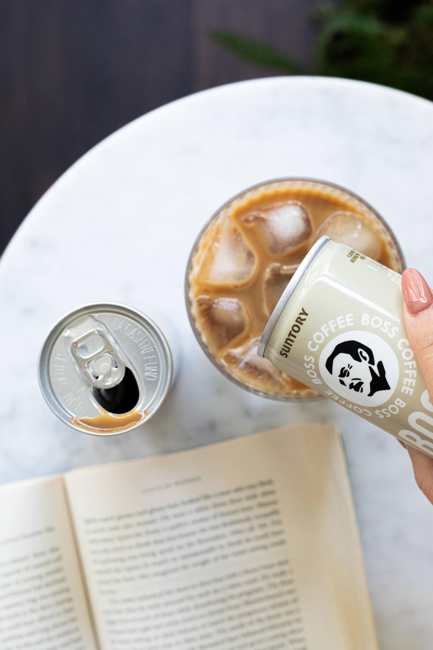 BOSS Coffee pour-over ice presentation highlights a refreshing iced option.