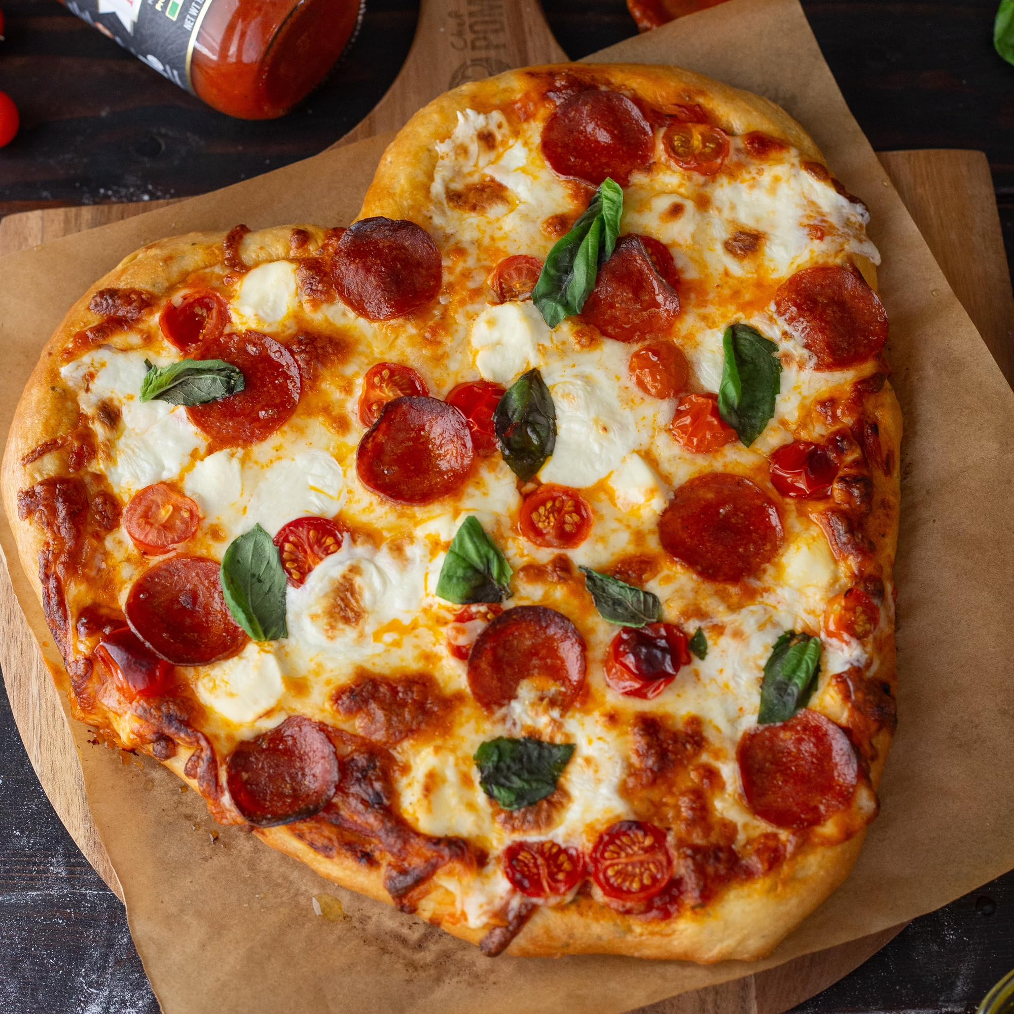 Botticelli pizza sauce pour-over reveals ready-to-use convenience for quick pizza nights.