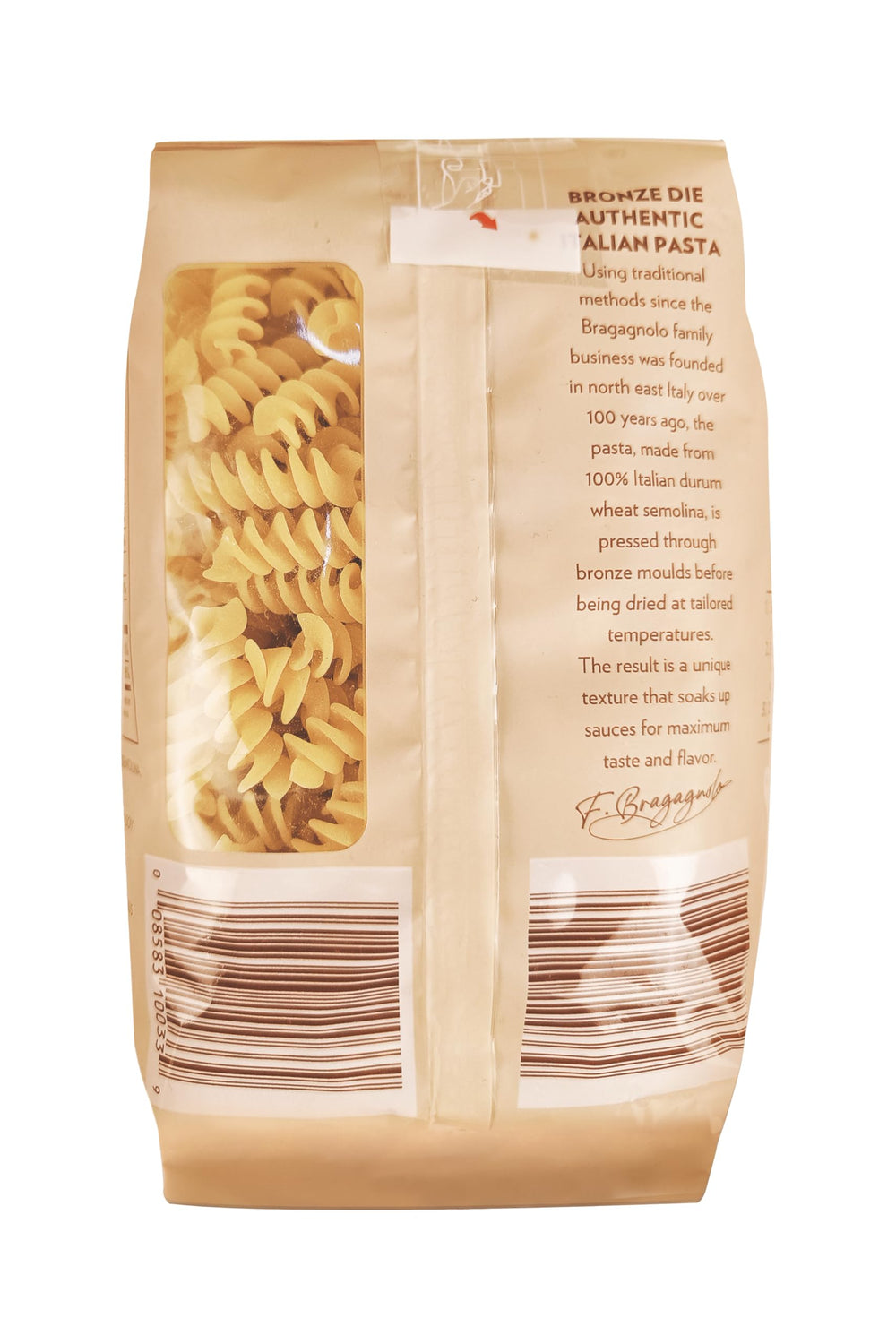 Bragagnolo 100% durum wheat semolina close-up emphasizes premium ingredients.