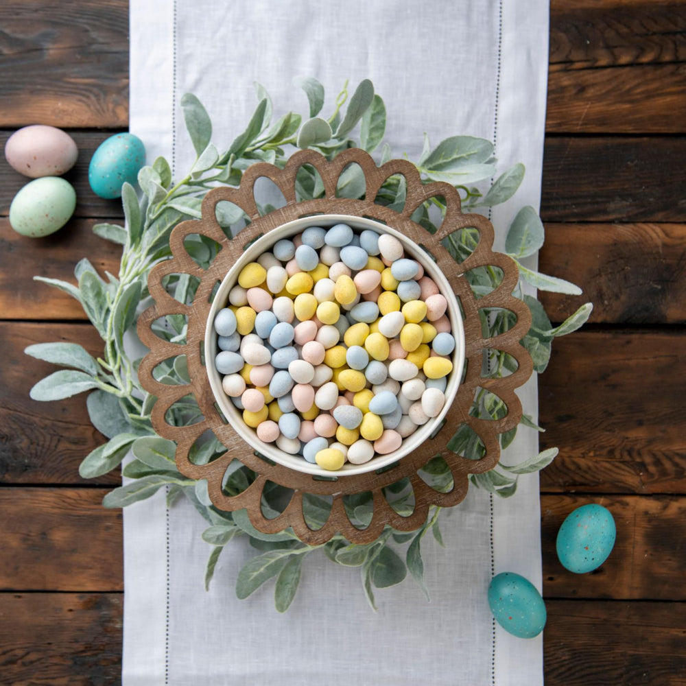 Cadbury Mini Eggs for lunchboxes and snack cabinets with colorful appeal.