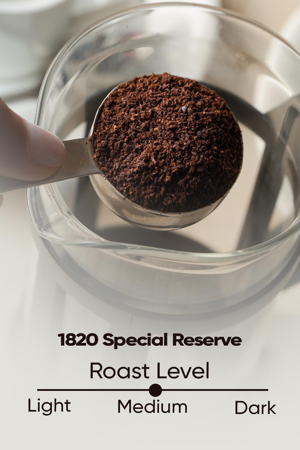 Café 1820 aroma steam over cup highlighting fruity notes