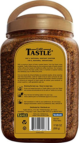 Café TASTLÉ Gold freeze-dried coffee granules close-up highlighting fast dissolve and quality beans.