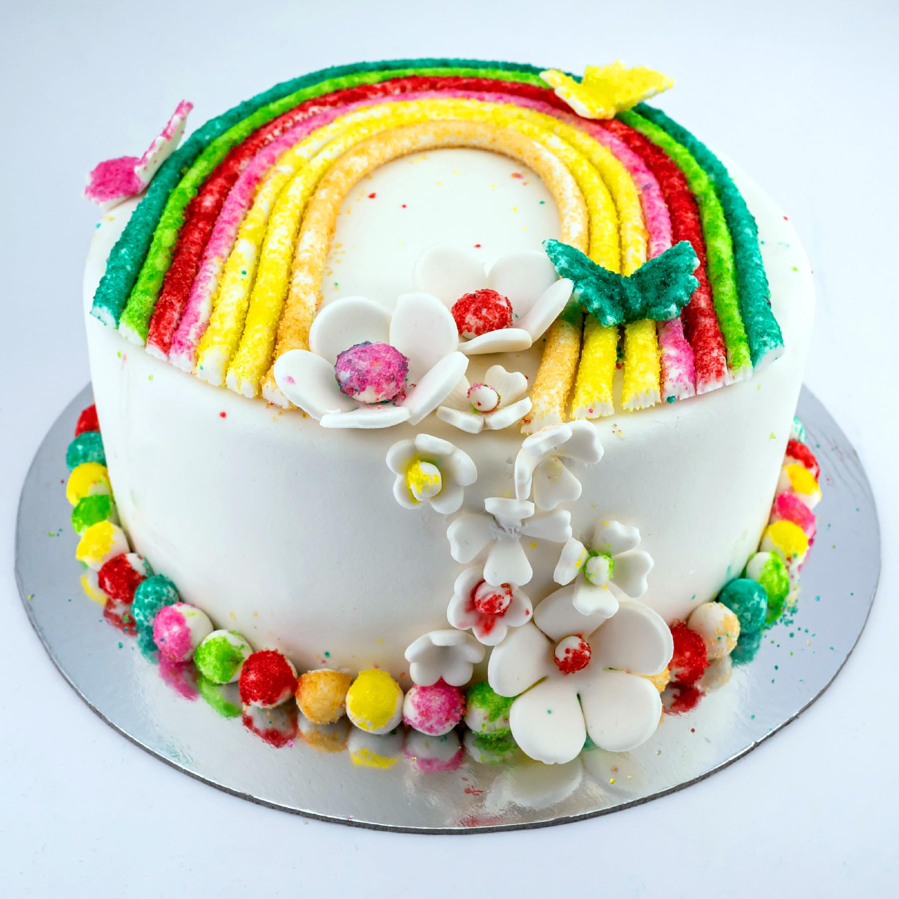 Cake S.O.S sanding sugar displays white shimmer for elegant desserts.