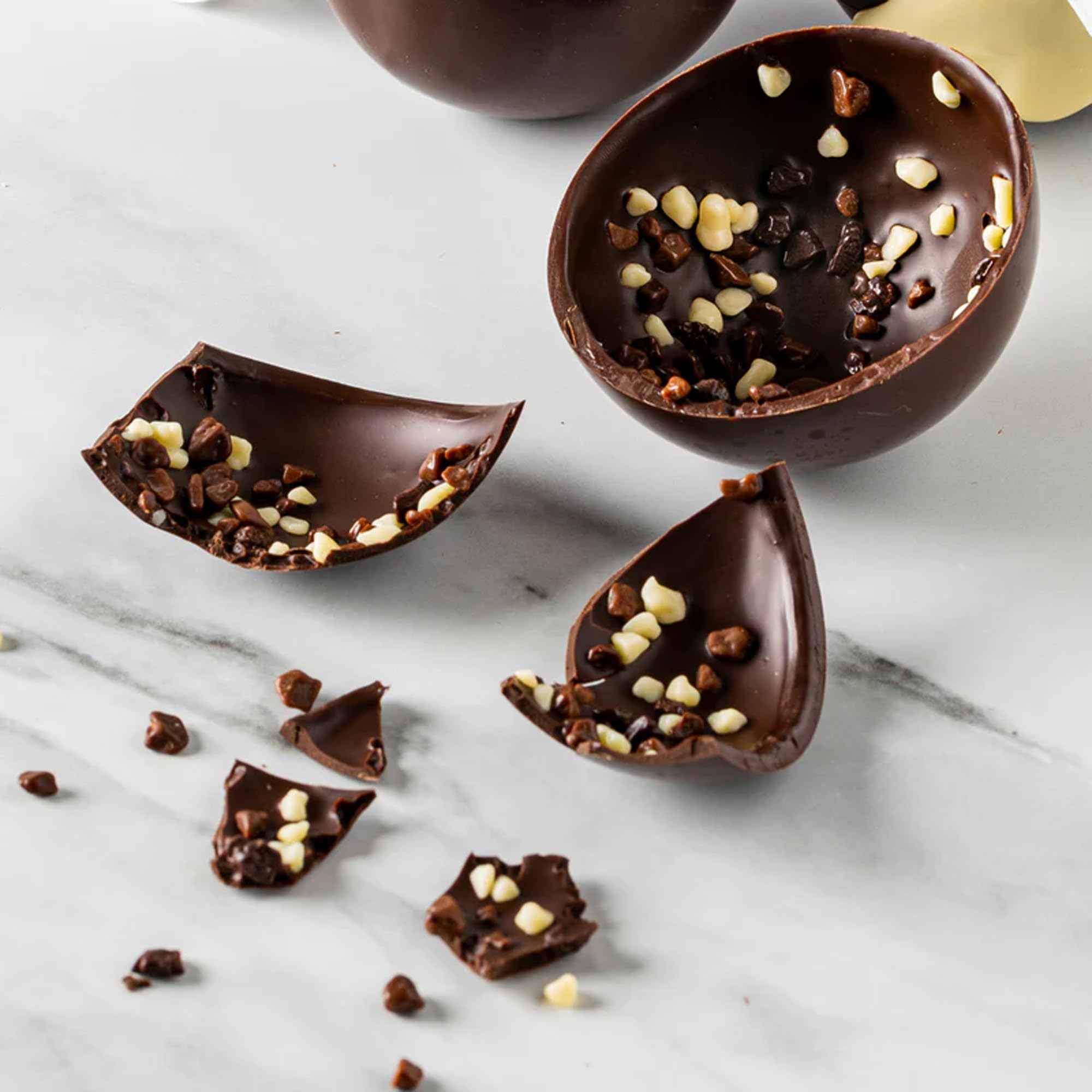 Callebaut No 811 callets after setting delivering a glossy finish.