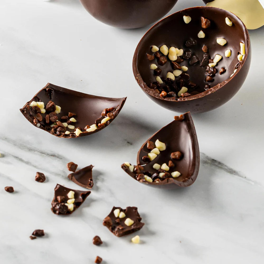 Callebaut No 811 callets after setting delivering a glossy finish.