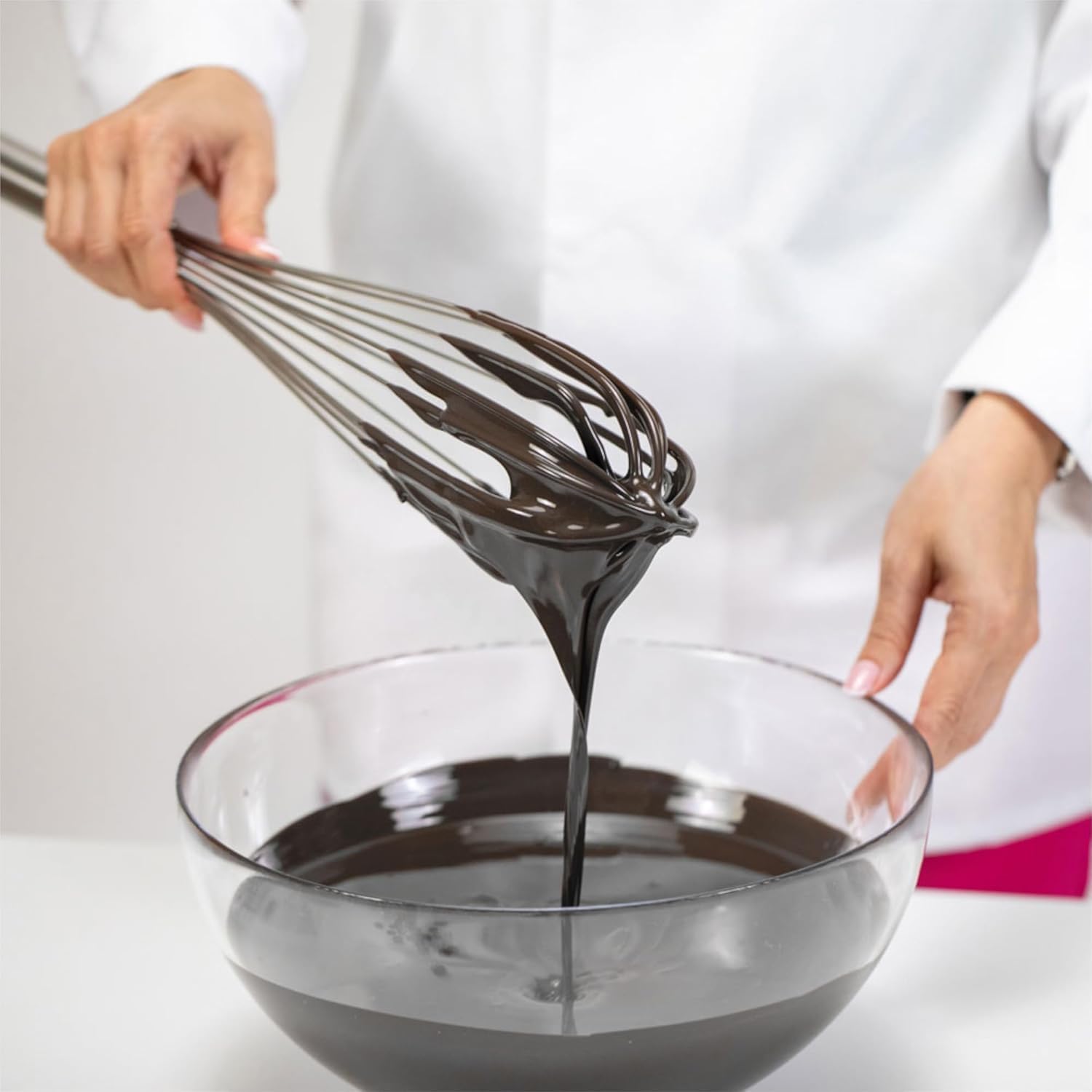 Callebaut No 811 hollow-figure crafting setup for clean detail.